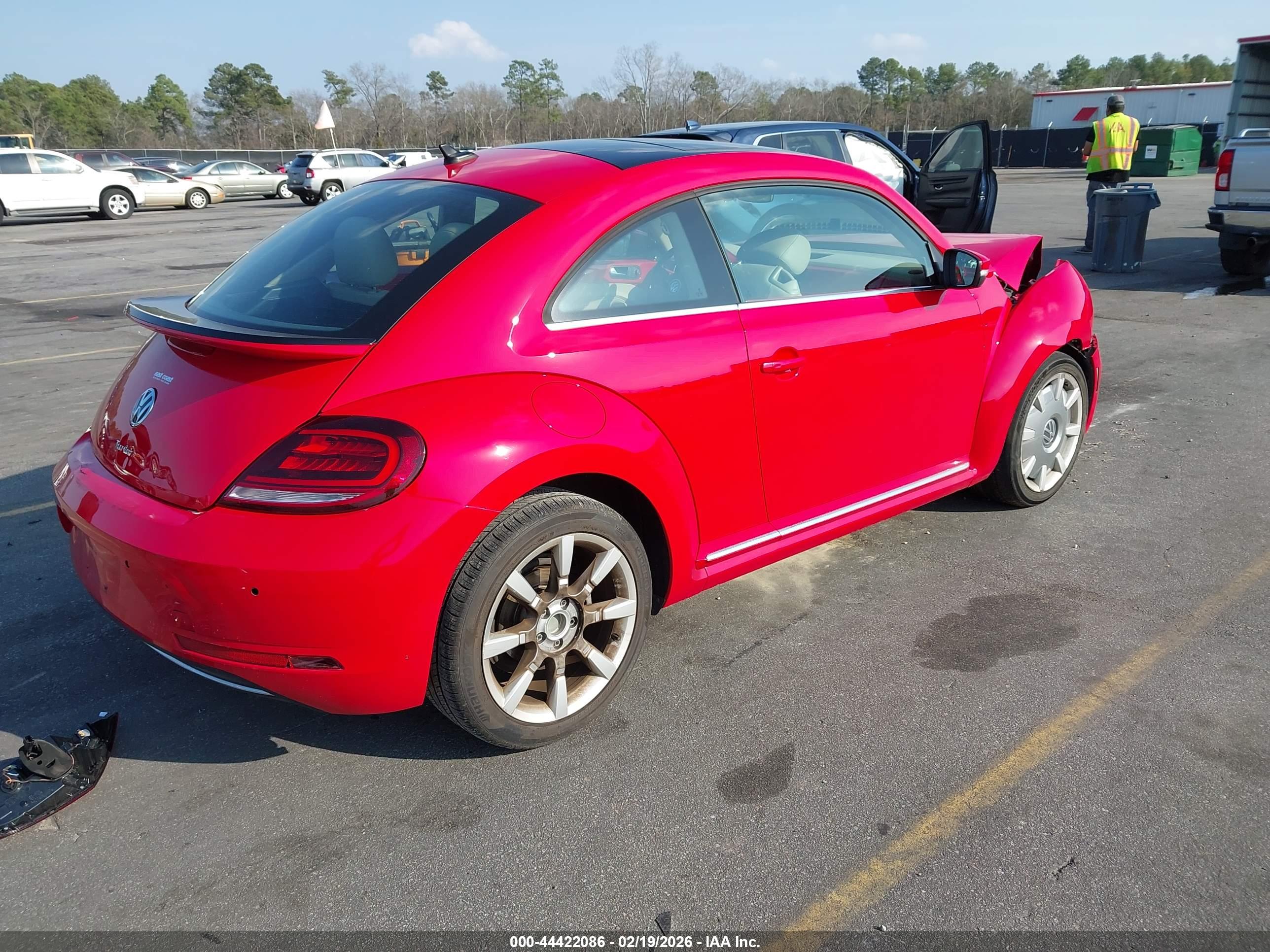 VOLKSWAGEN BEETLE image 4