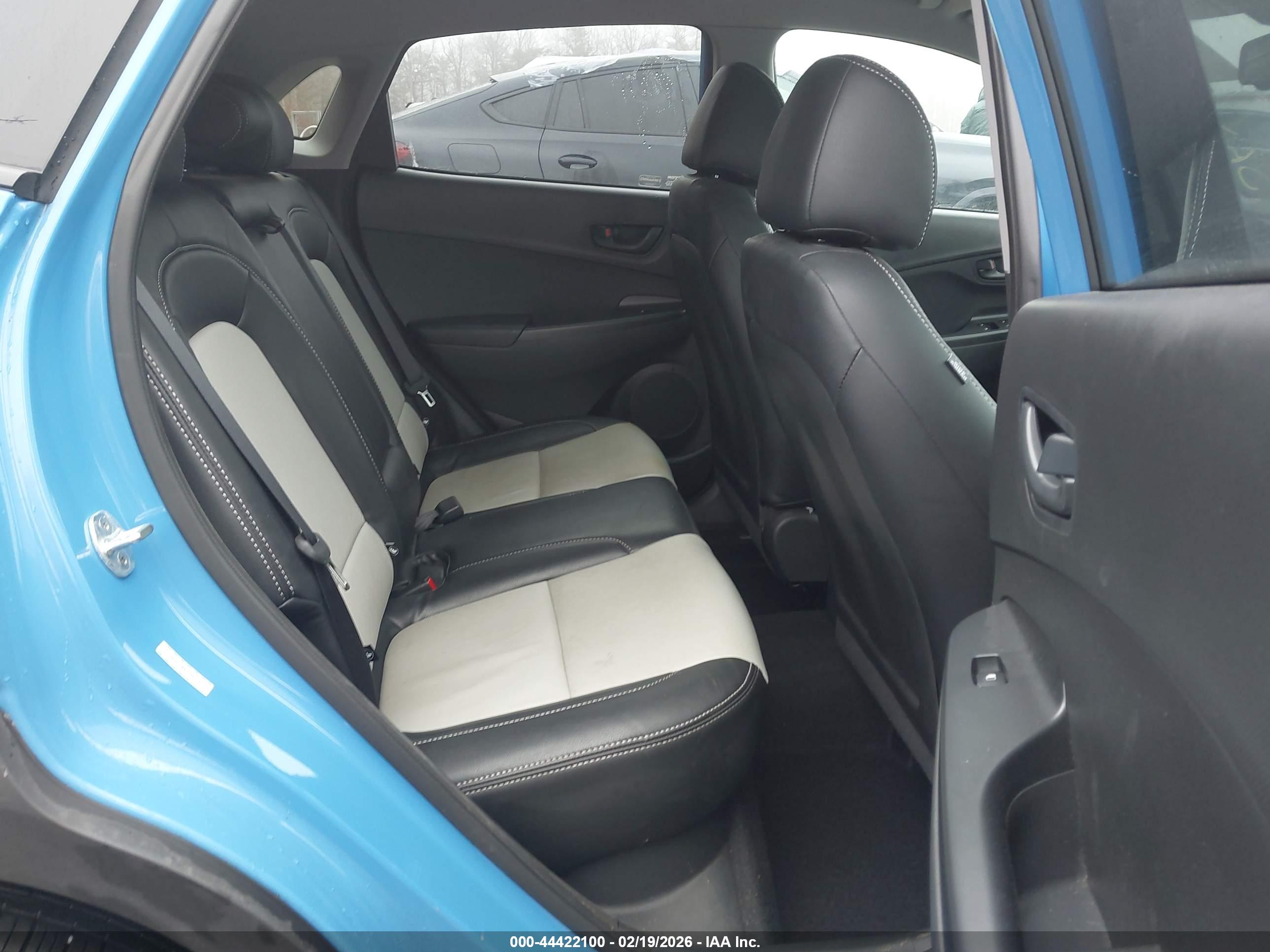 HYUNDAI KONA image 8