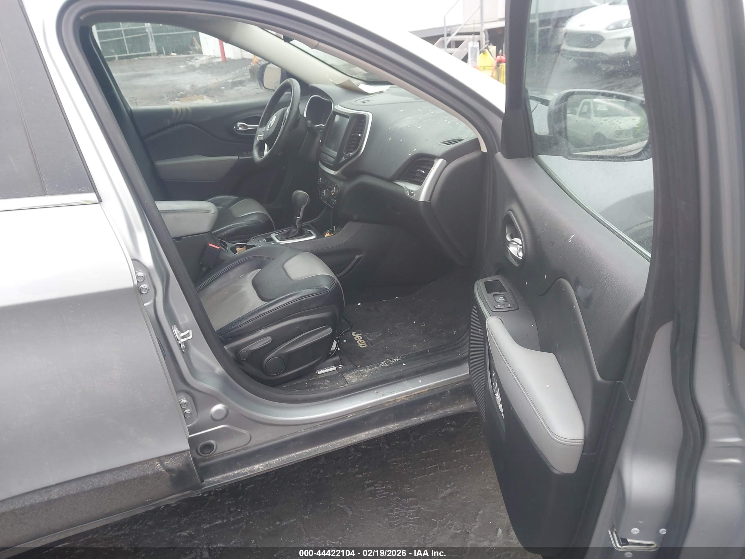 JEEP CHEROKEE image 5