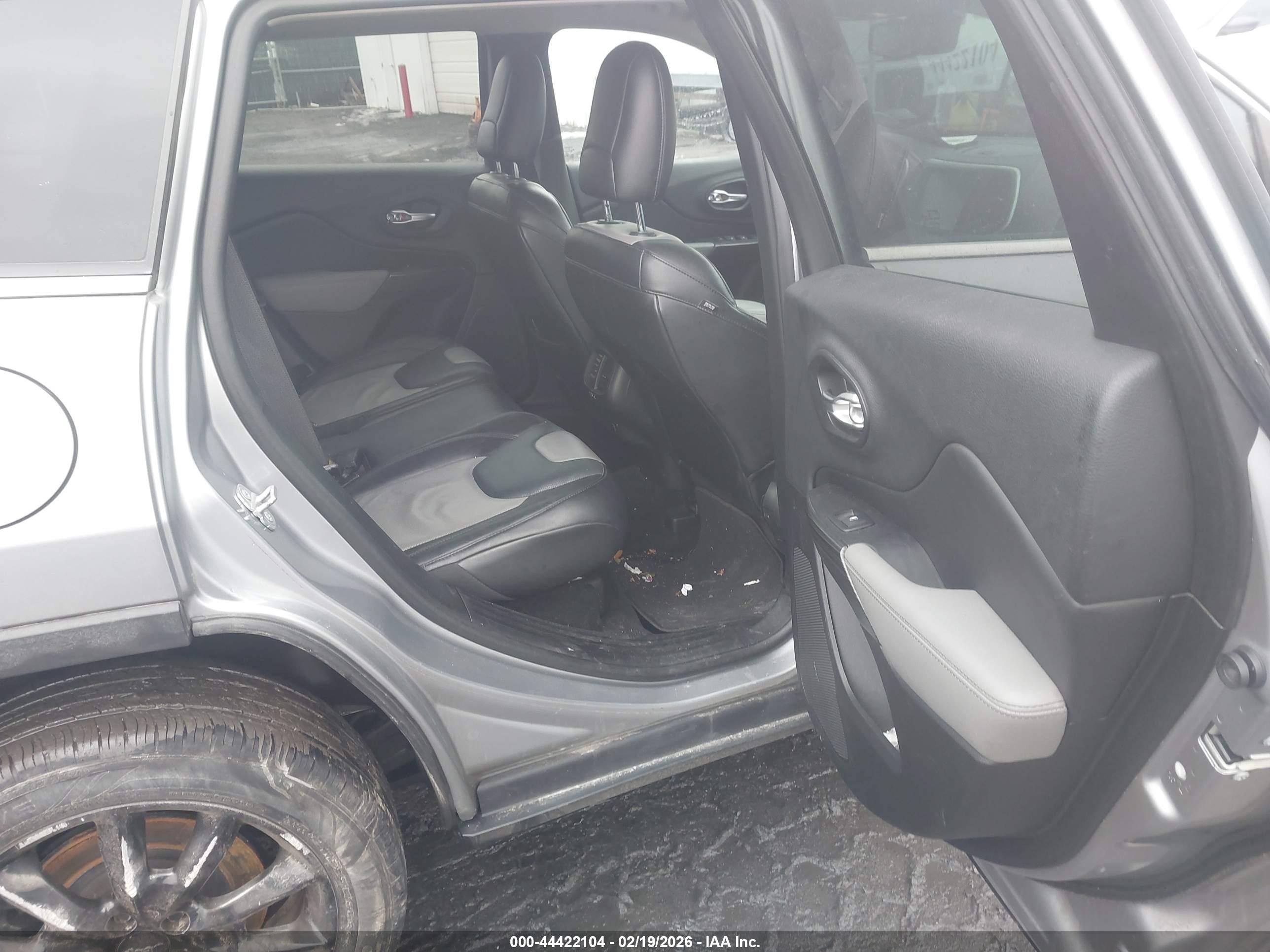 JEEP CHEROKEE image 8
