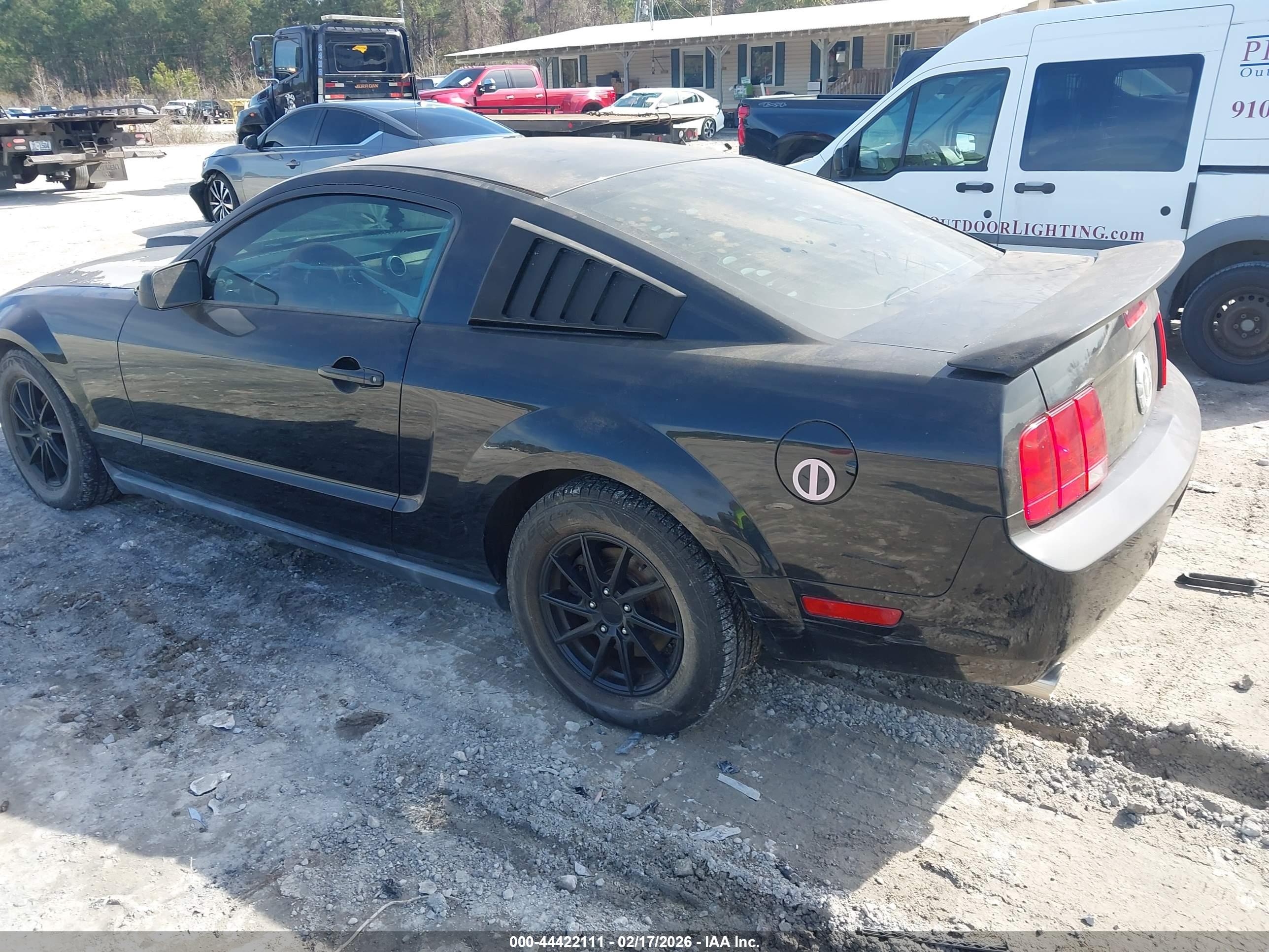 FORD MUSTANG image 3