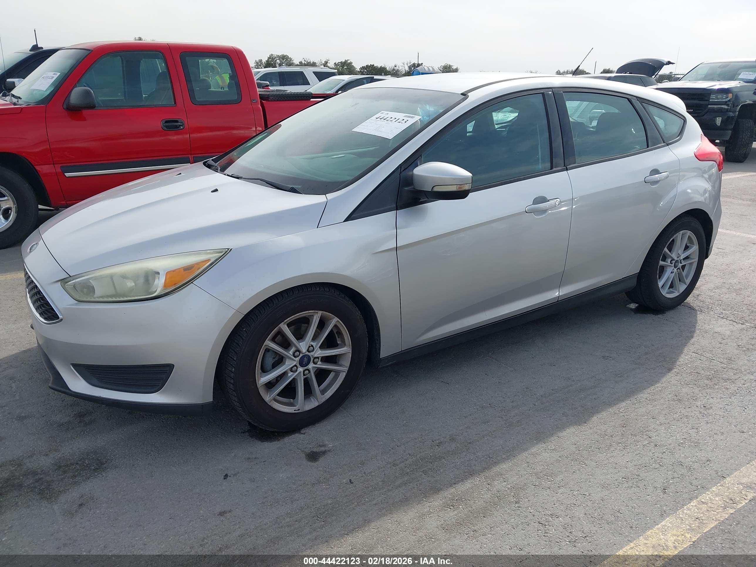 FORD FOCUS image 2