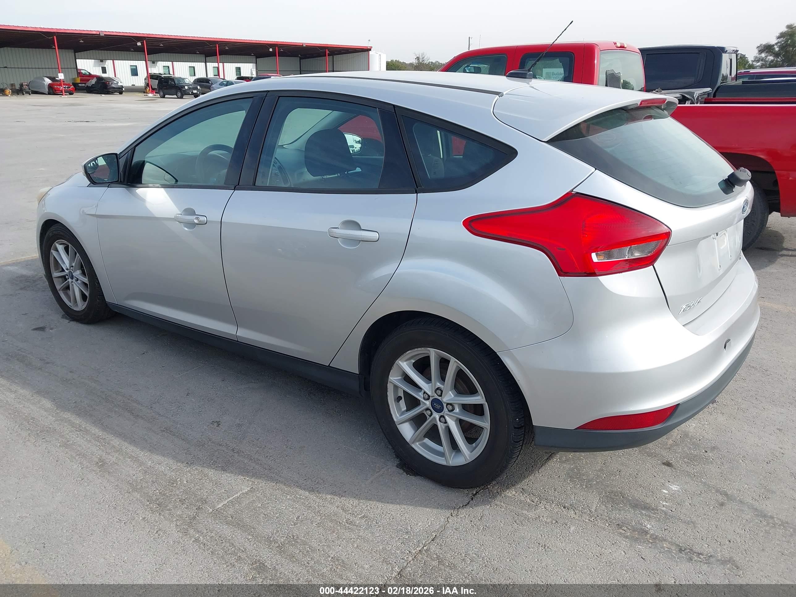 FORD FOCUS image 3