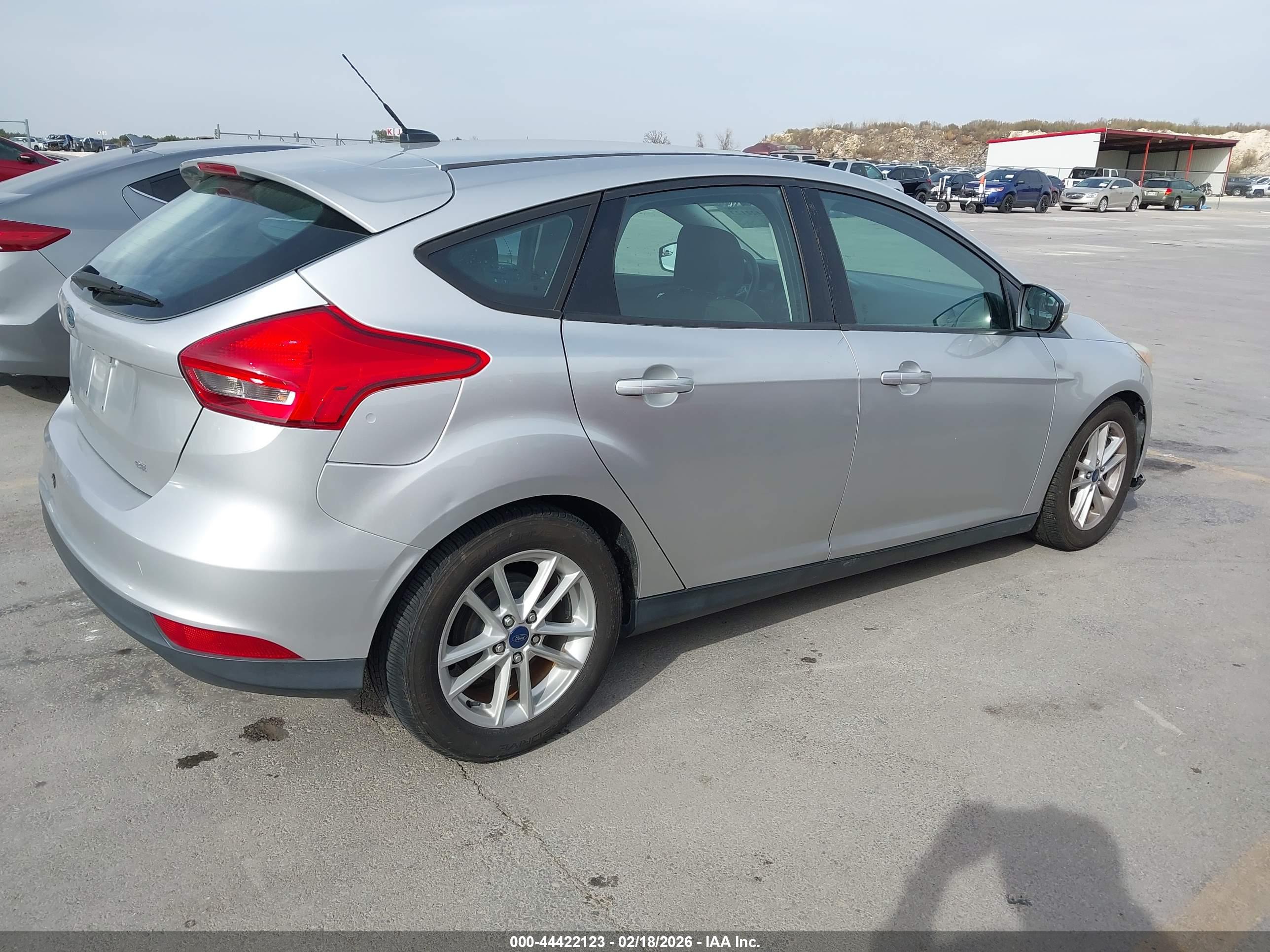 FORD FOCUS image 4