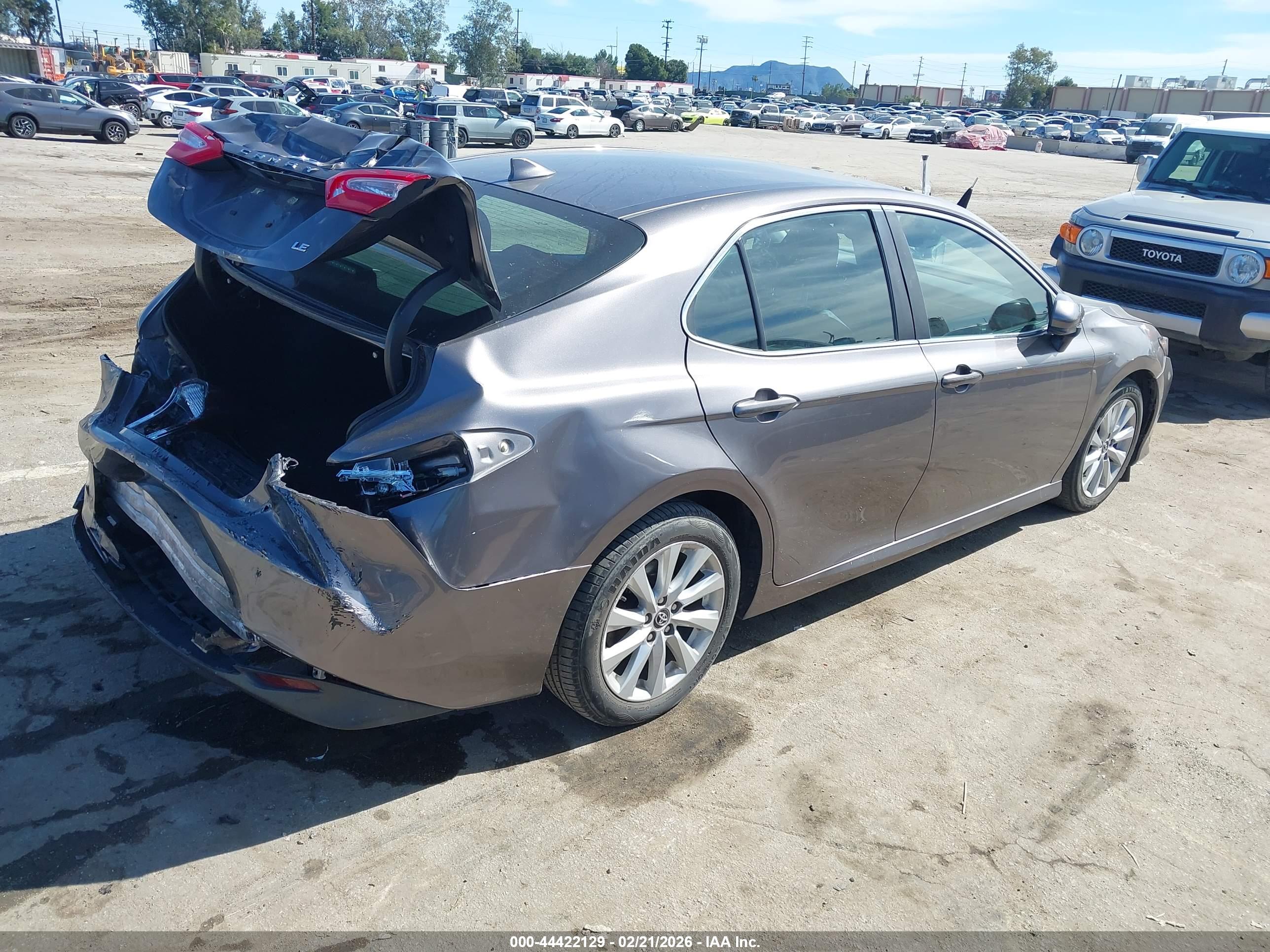 TOYOTA CAMRY image 4