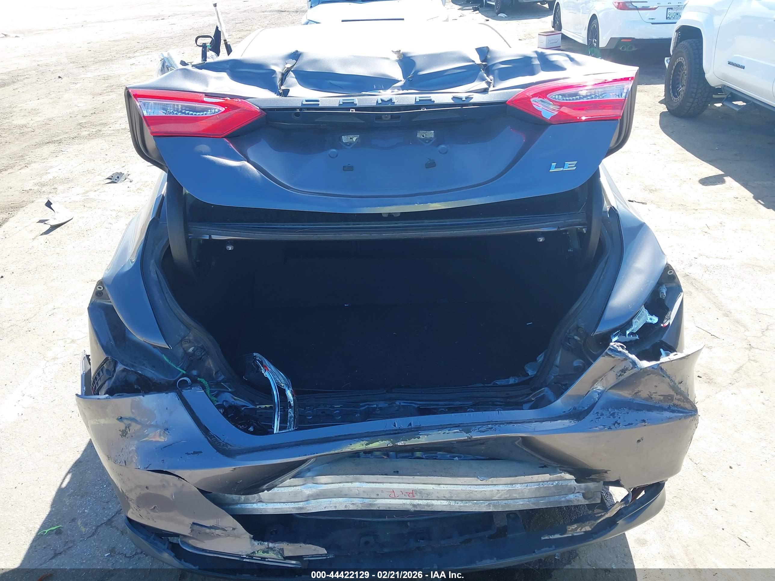 TOYOTA CAMRY image 6