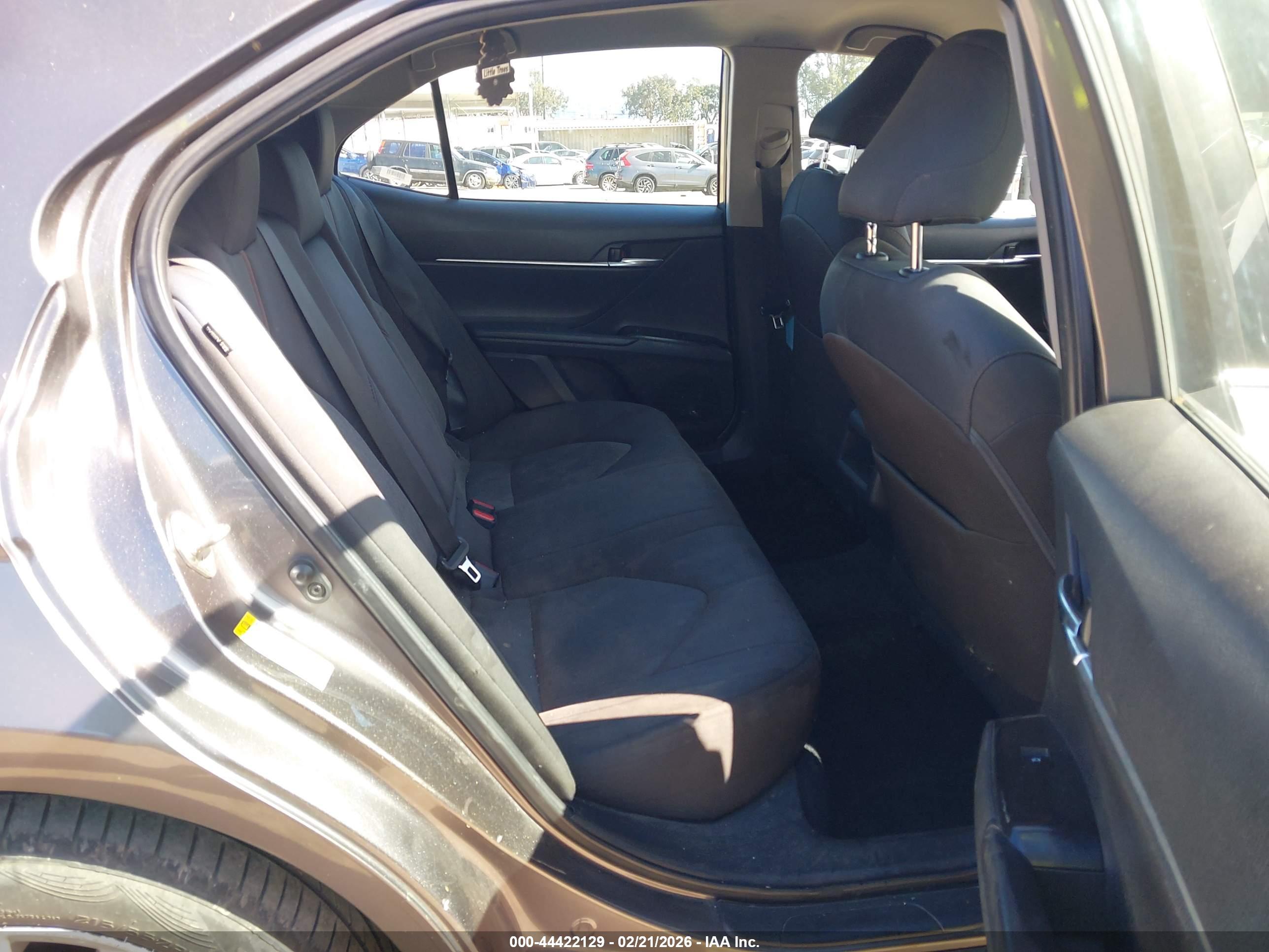 TOYOTA CAMRY image 8