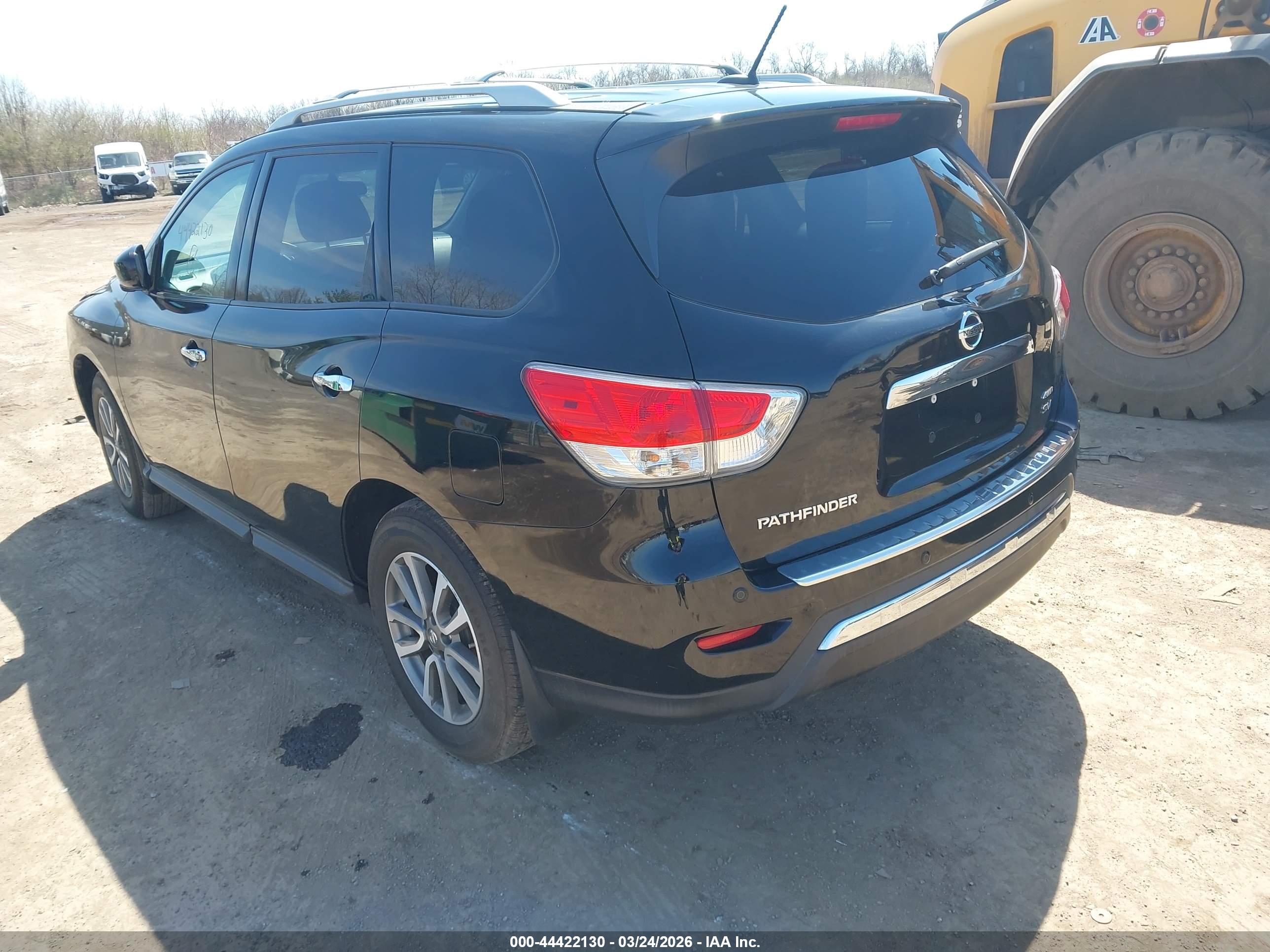 NISSAN PATHFINDER image 3
