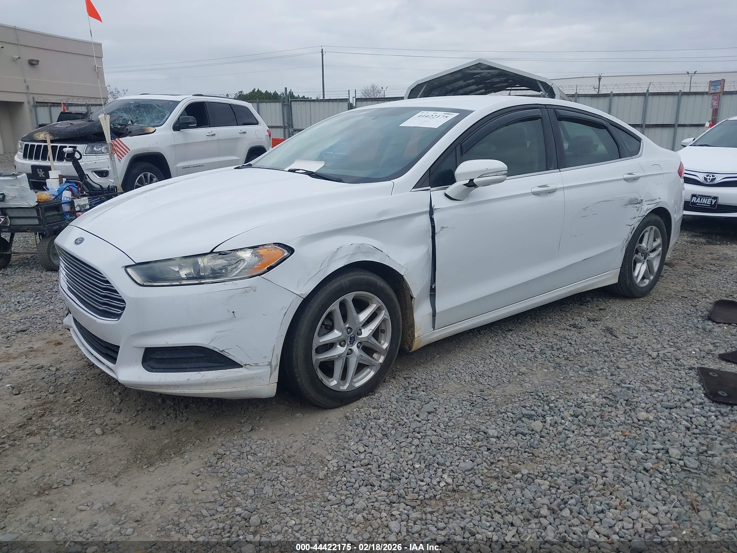 FORD FUSION image 2