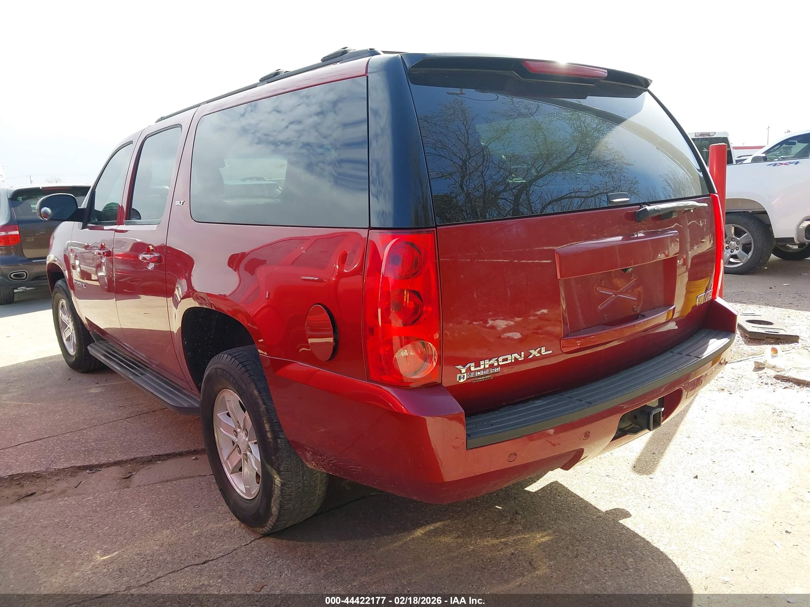GMC YUKON image 3