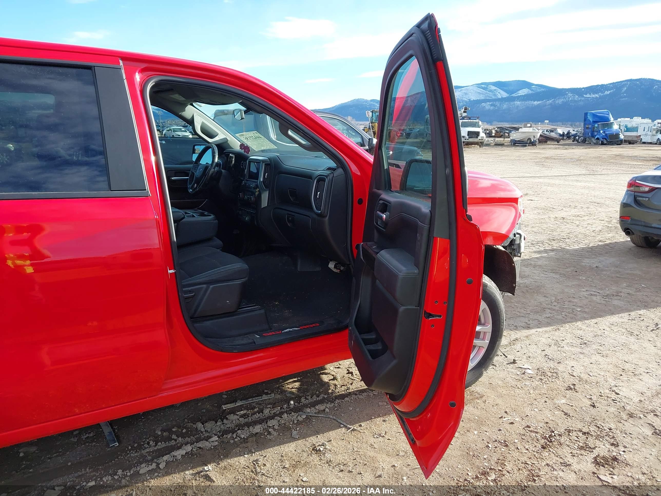 CHEVROLET SILVERADO image 5