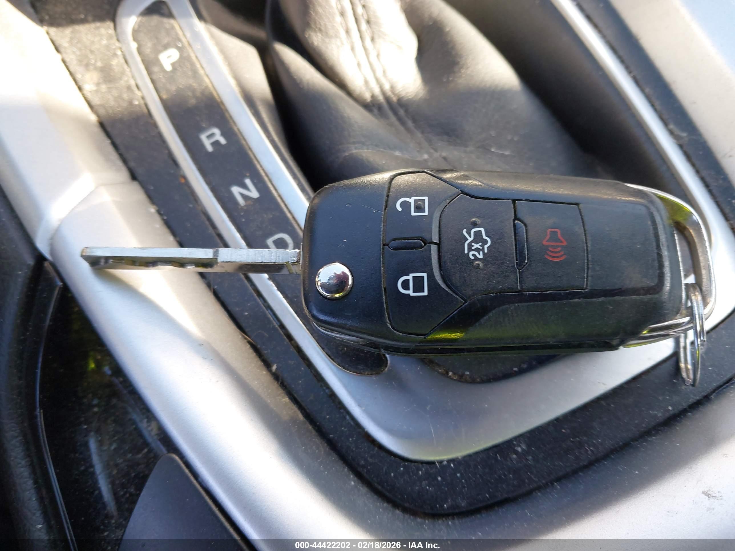 FORD FUSION image 11