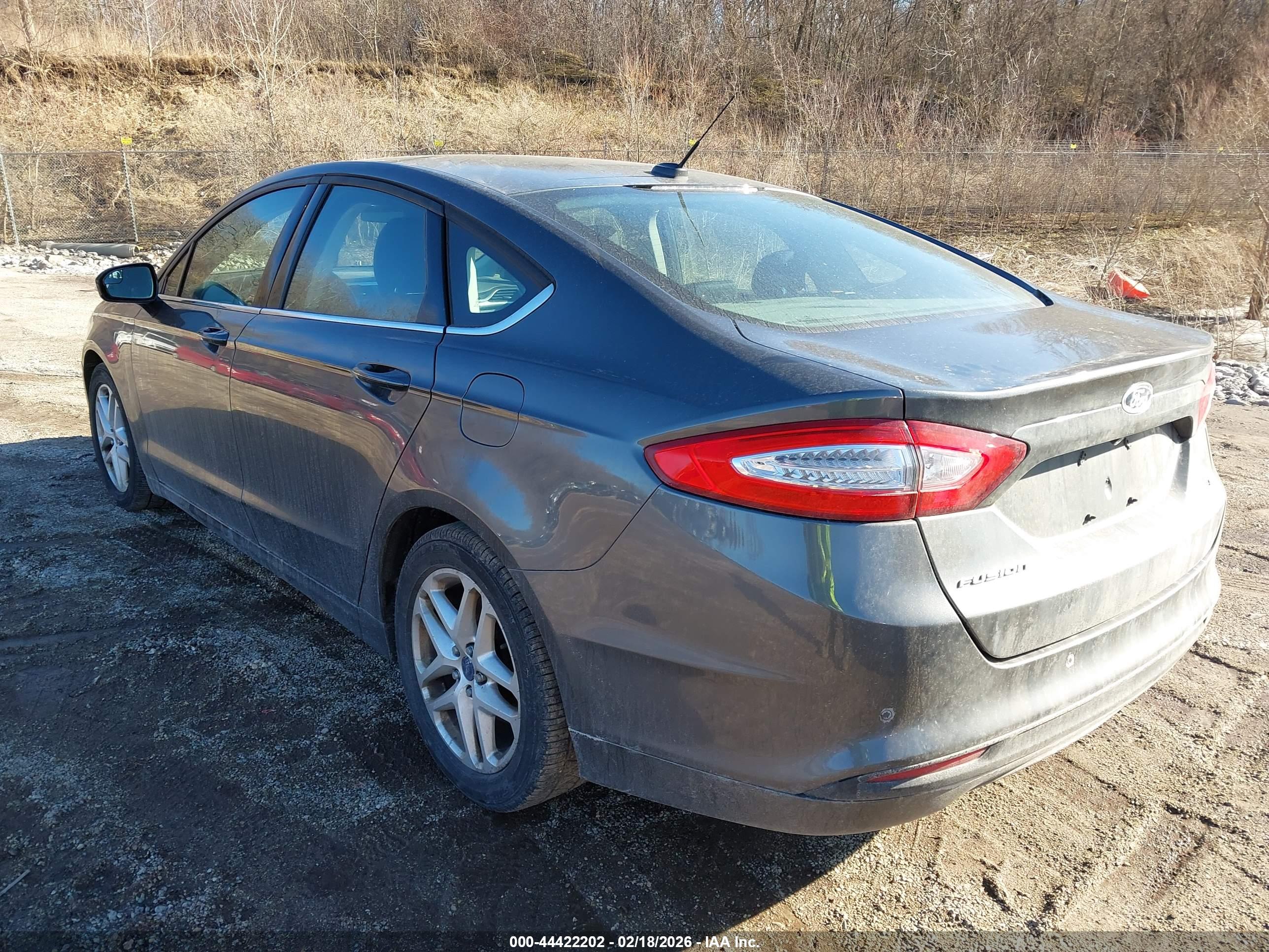 FORD FUSION image 3