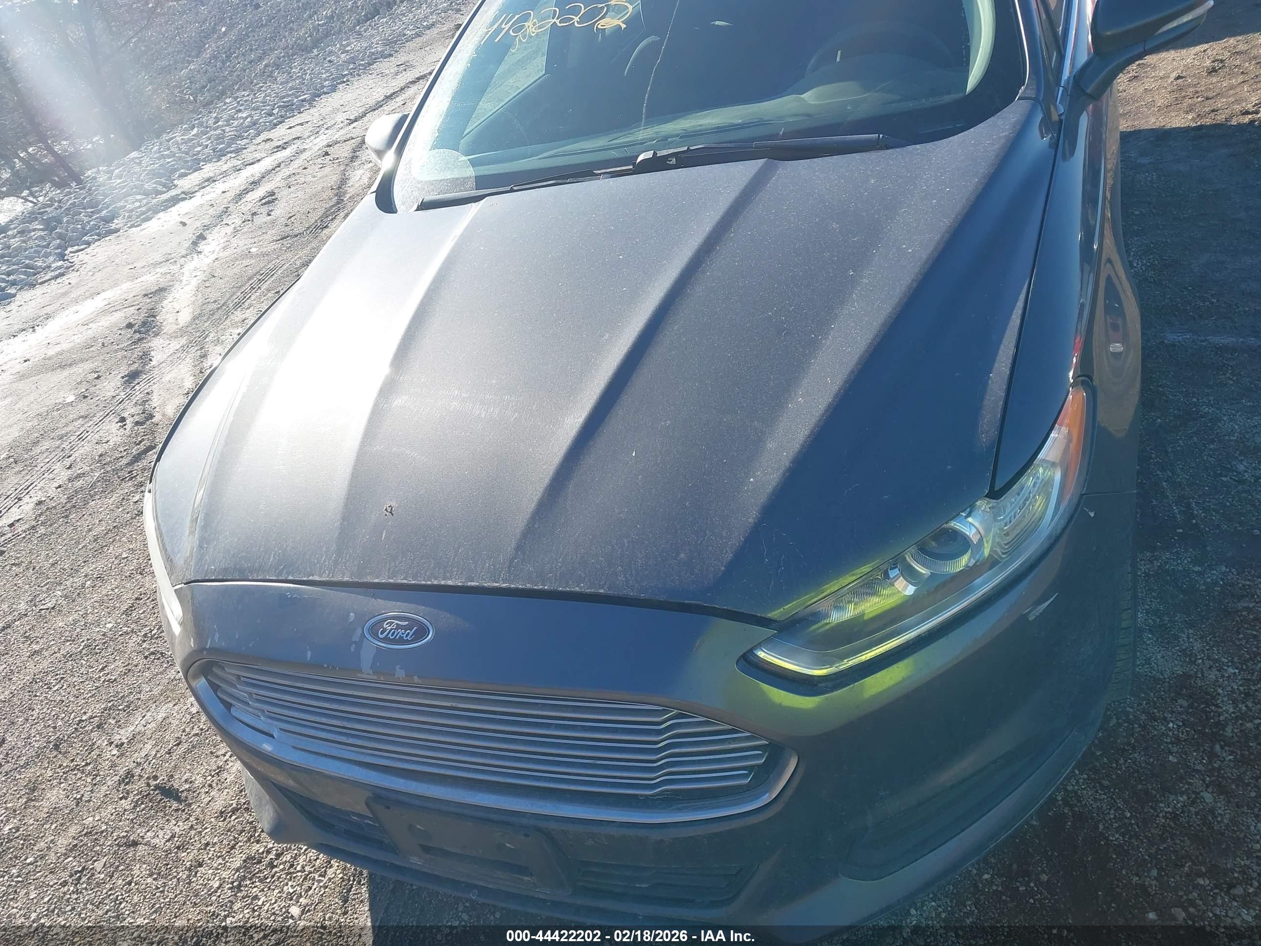 FORD FUSION image 6
