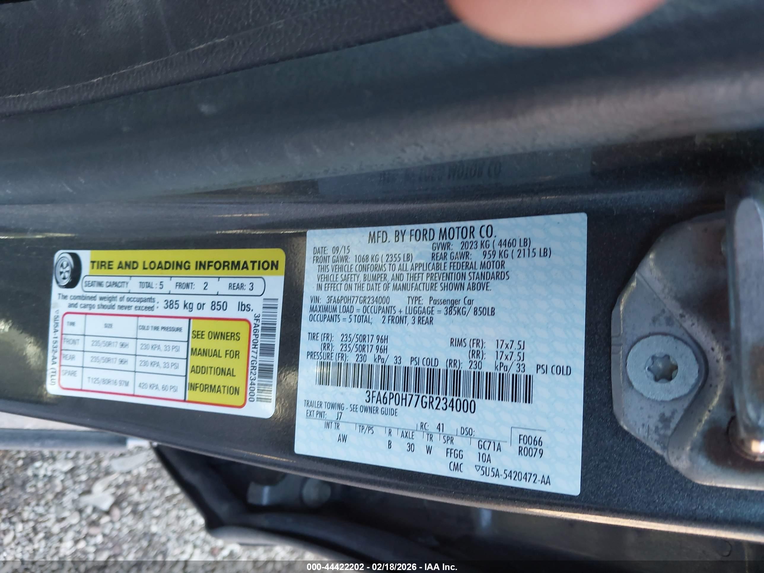 FORD FUSION image 9