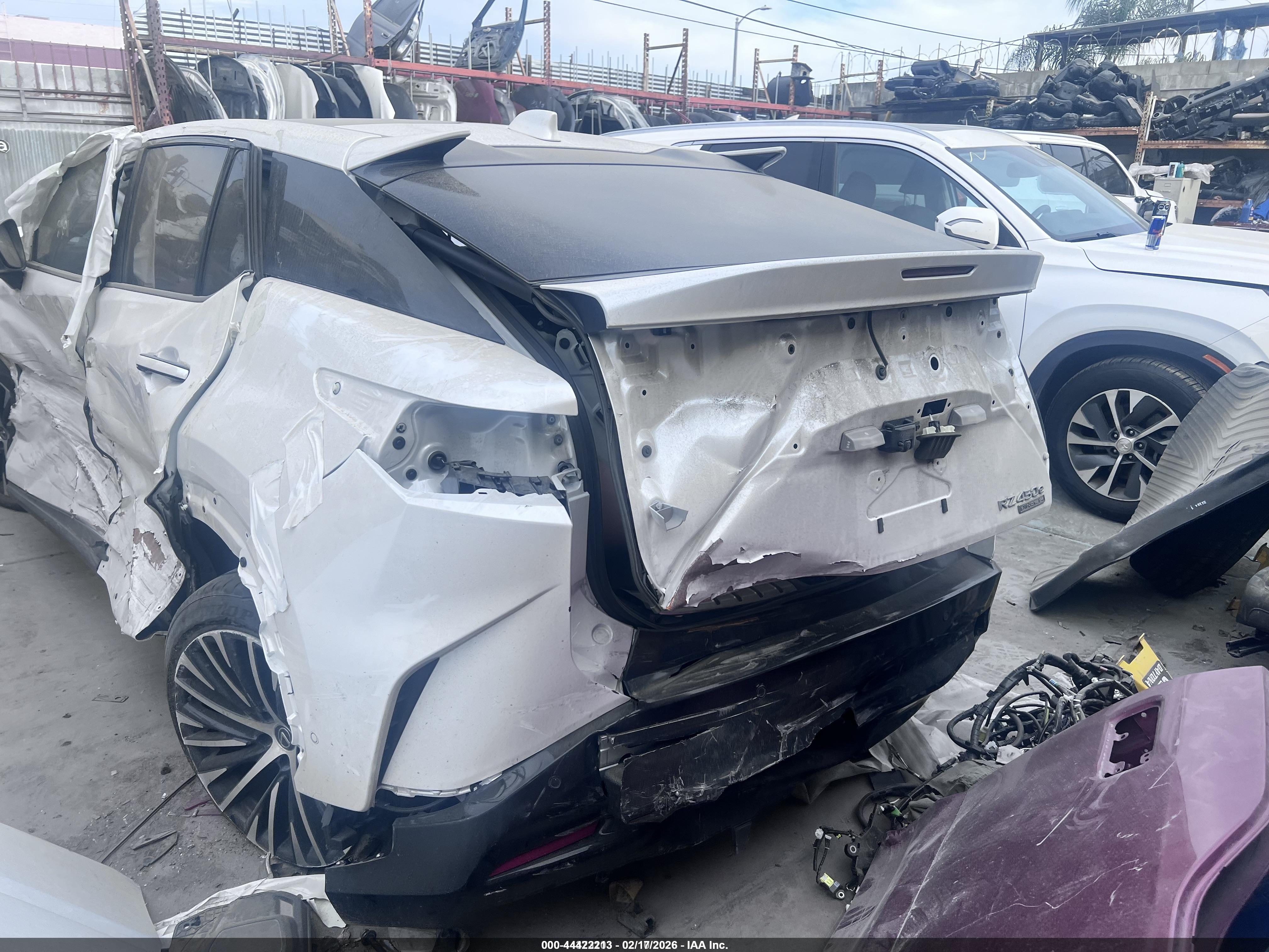 LEXUS RZ image 4