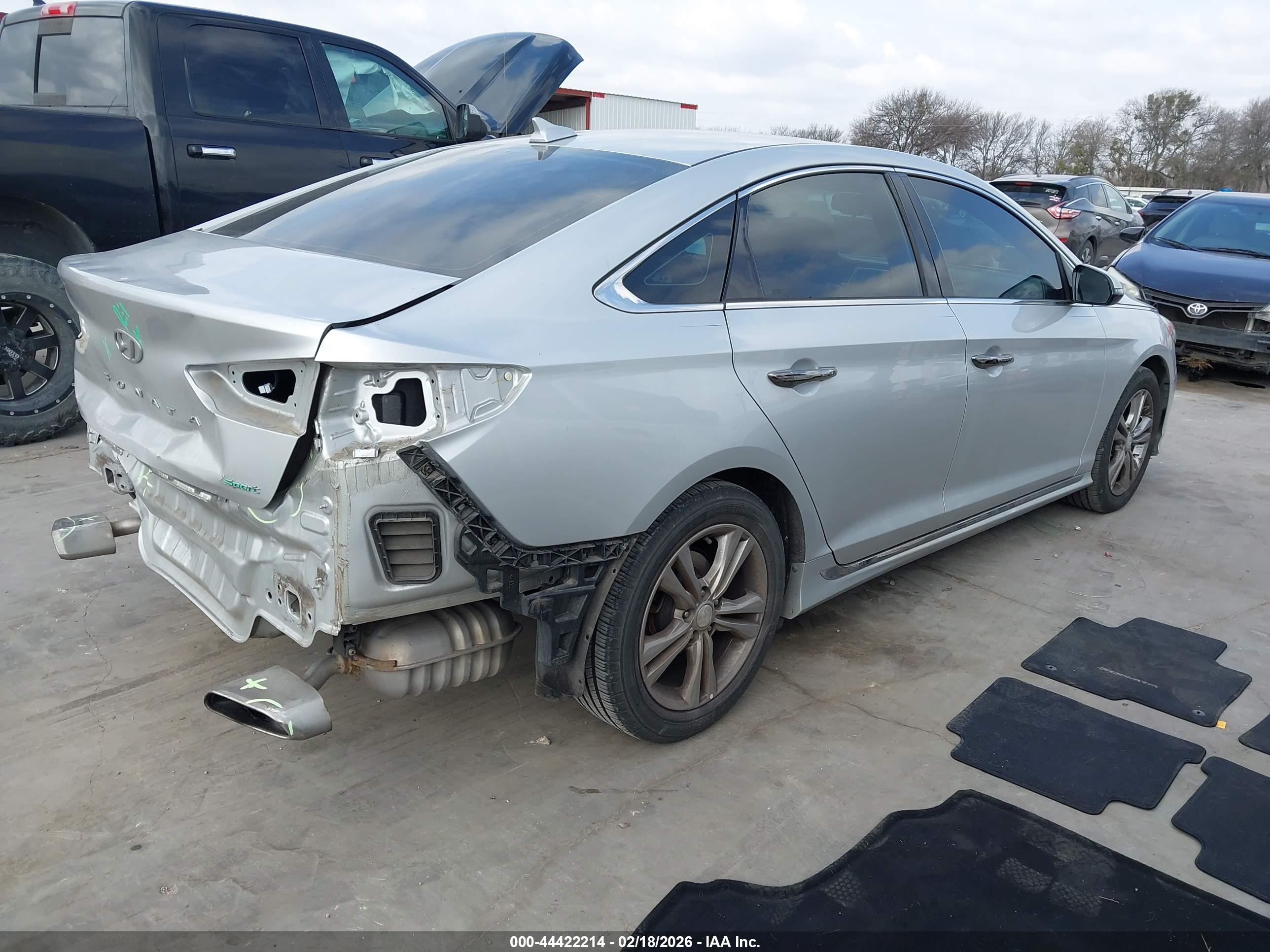 HYUNDAI SONATA image 4
