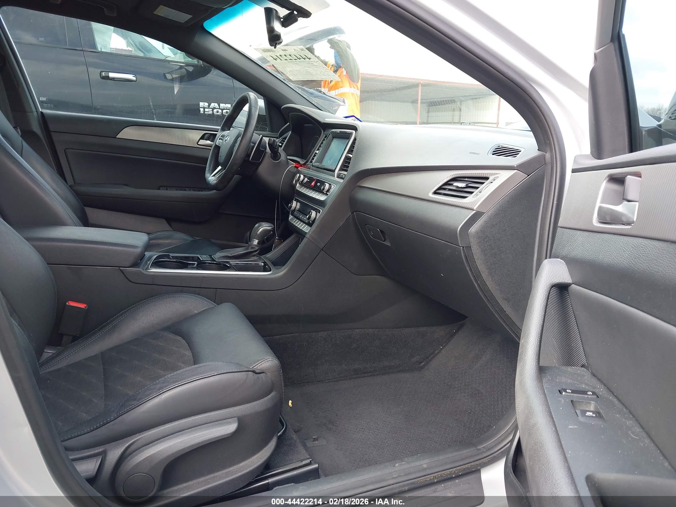 HYUNDAI SONATA image 5