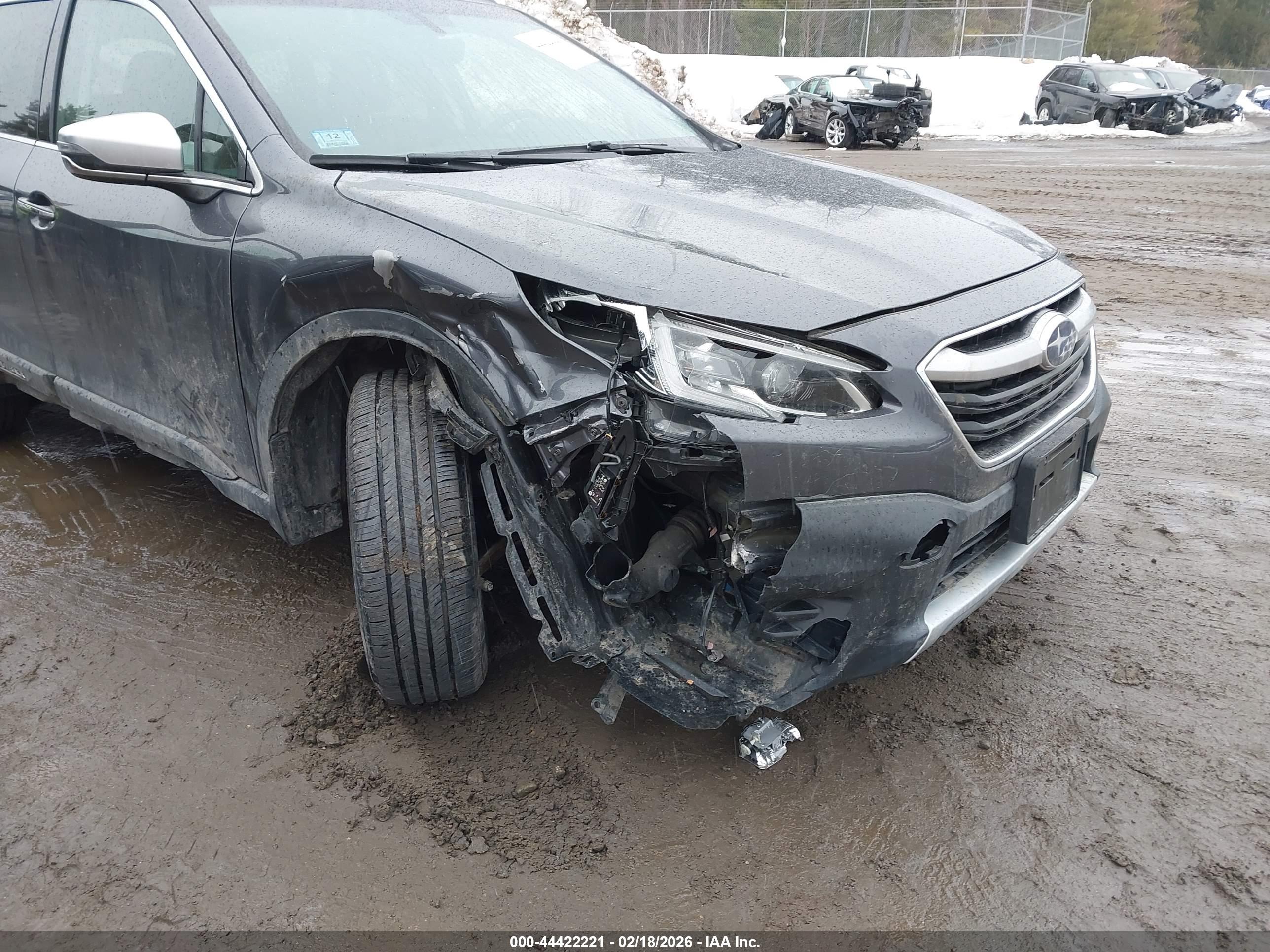 SUBARU OUTBACK image 6