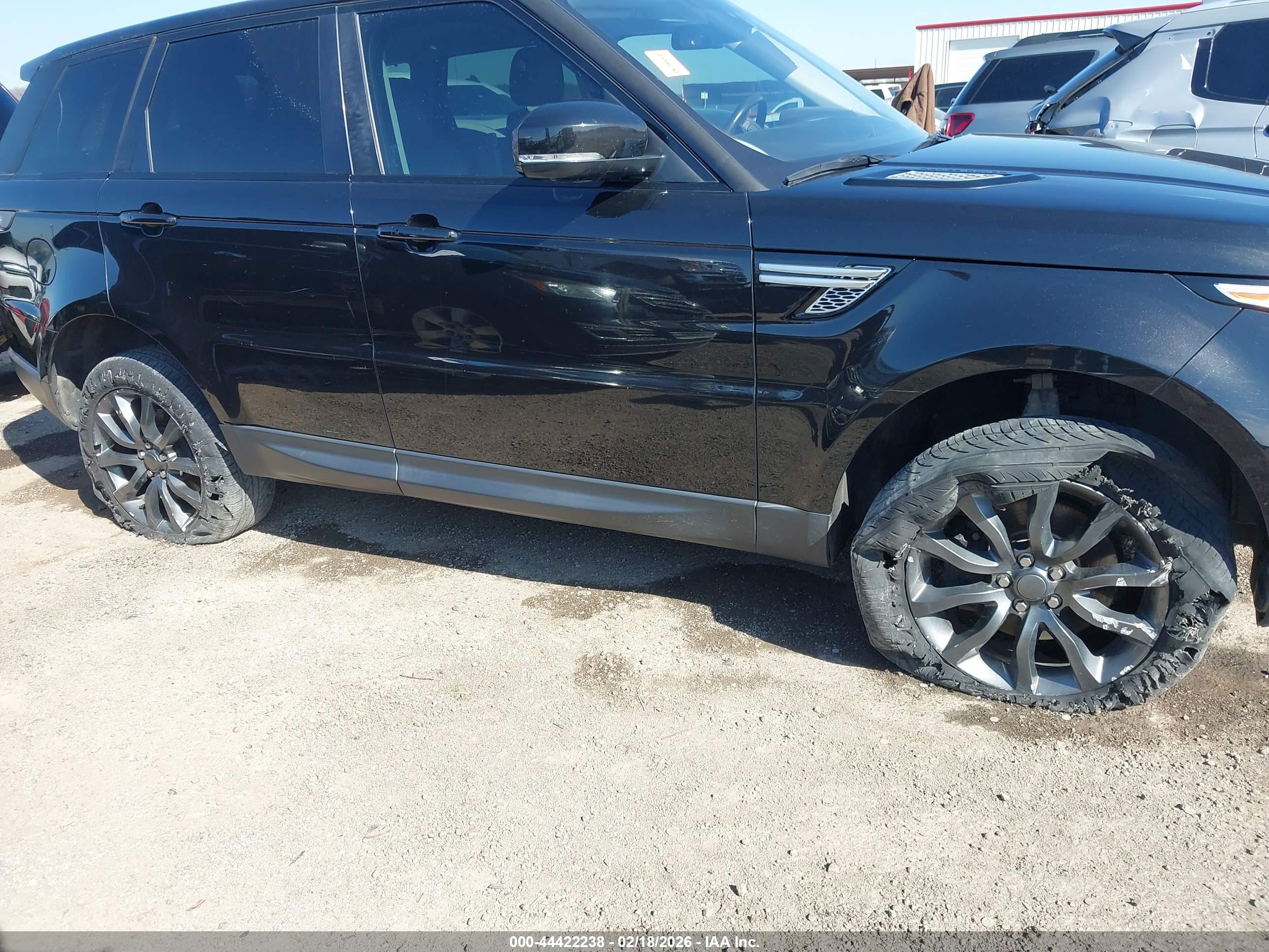 LAND ROVER image 6
