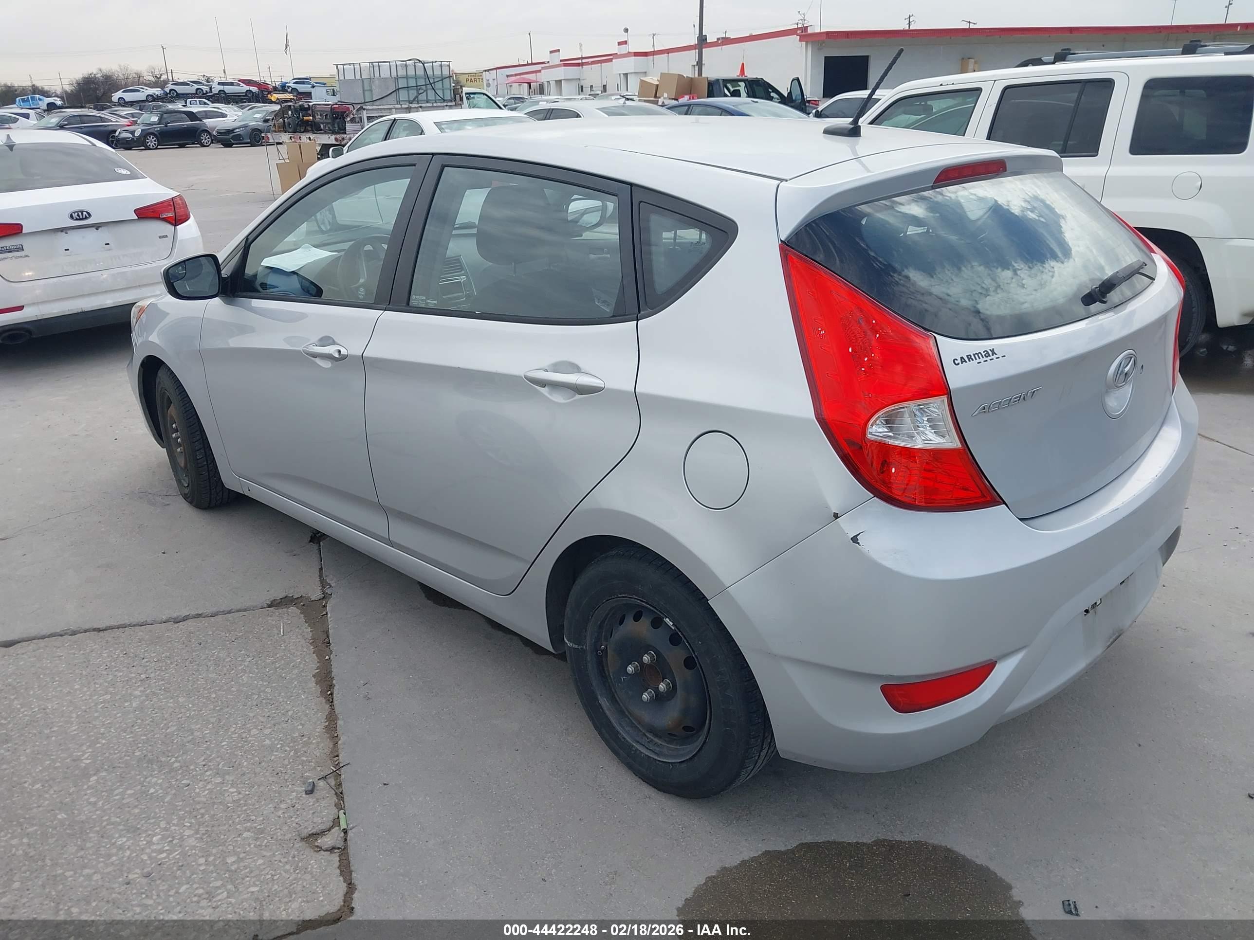 HYUNDAI ACCENT image 3