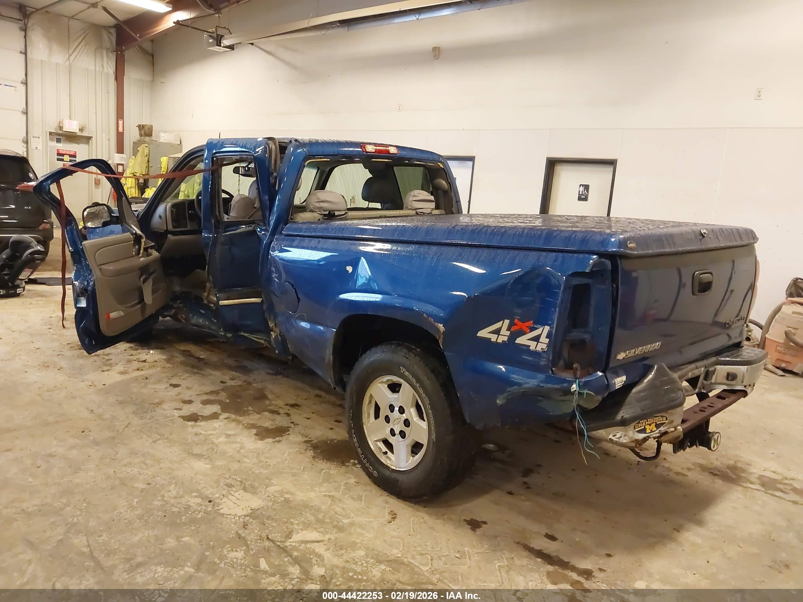 CHEVROLET SILVERADO image 3