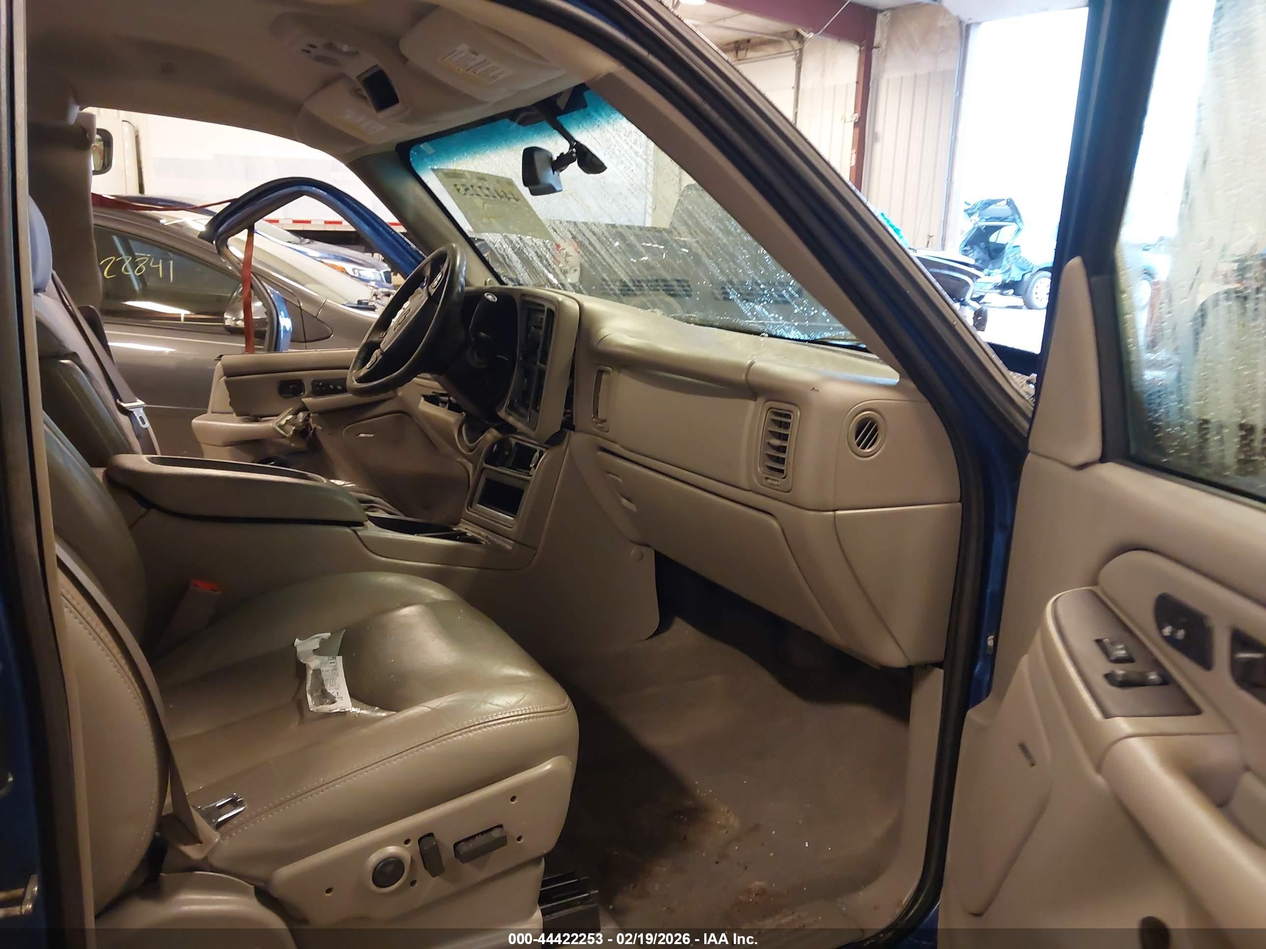 CHEVROLET SILVERADO image 5