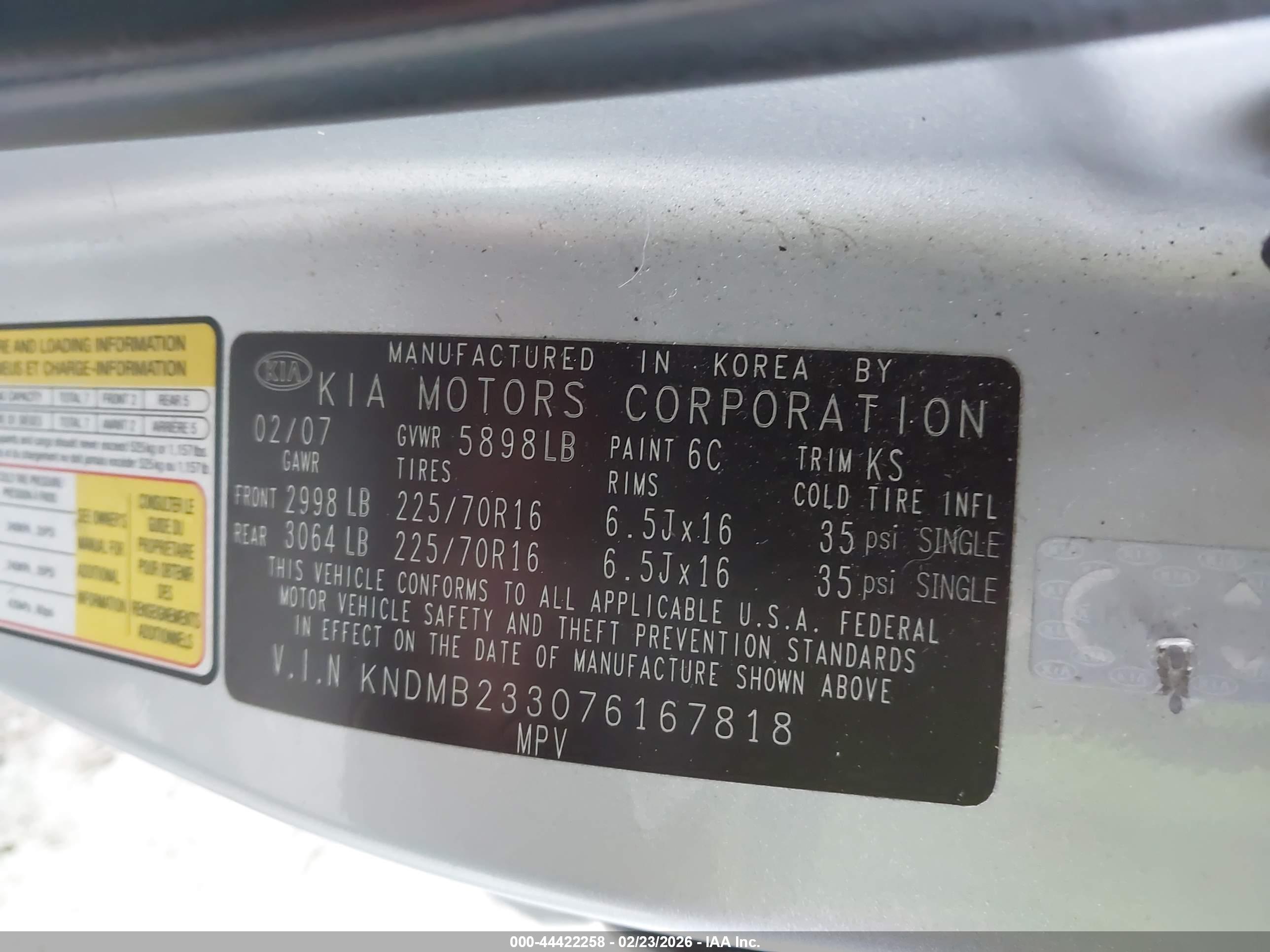 KIA SEDONA image 9