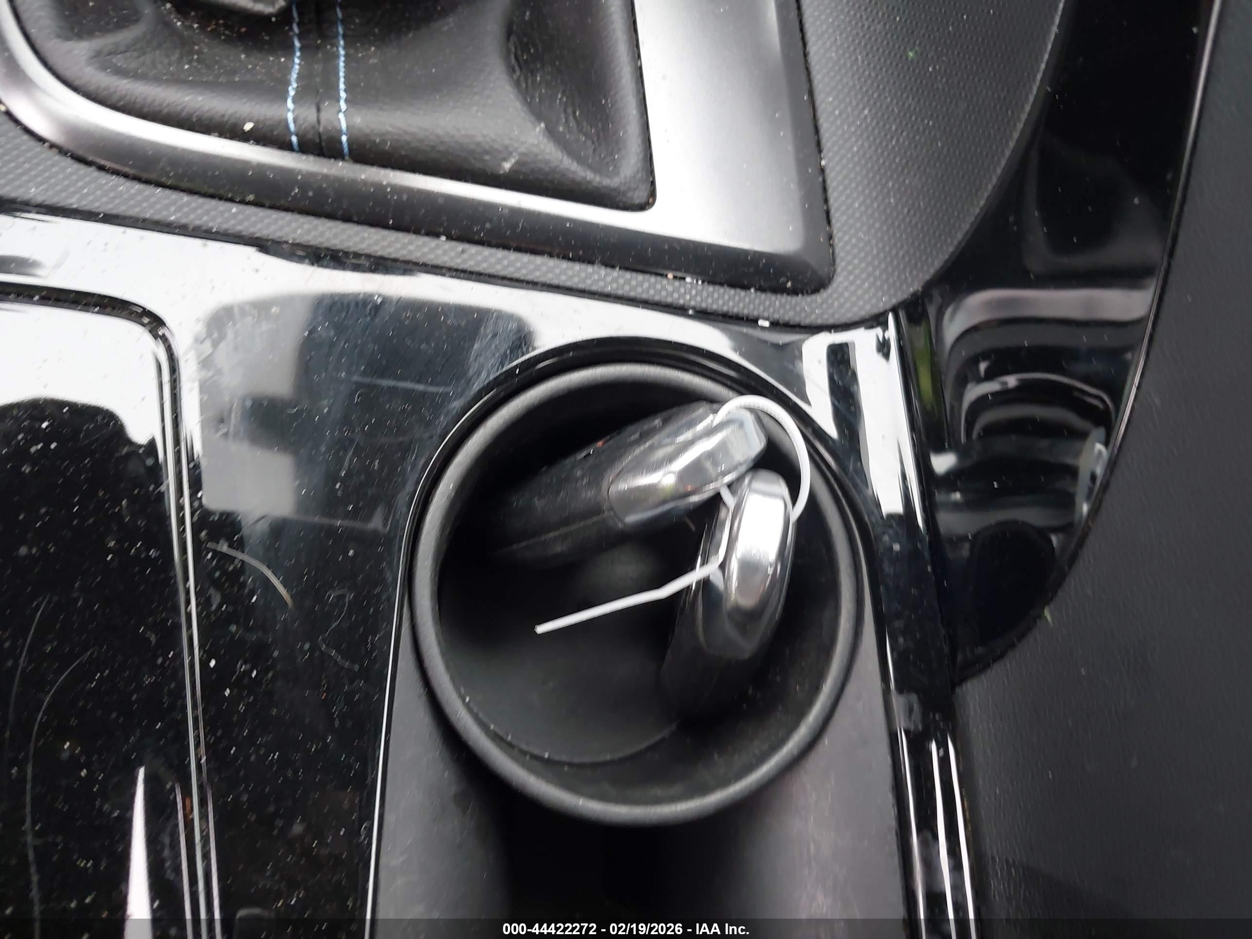 HYUNDAI ELANTRA image 11