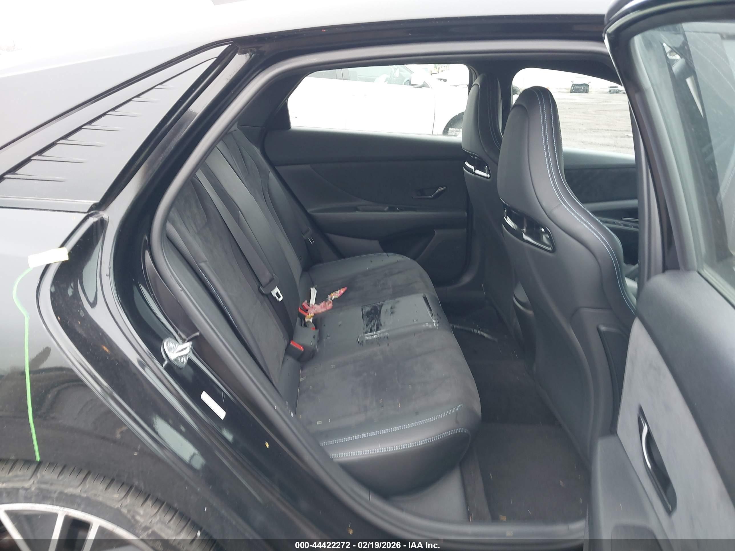 HYUNDAI ELANTRA image 8