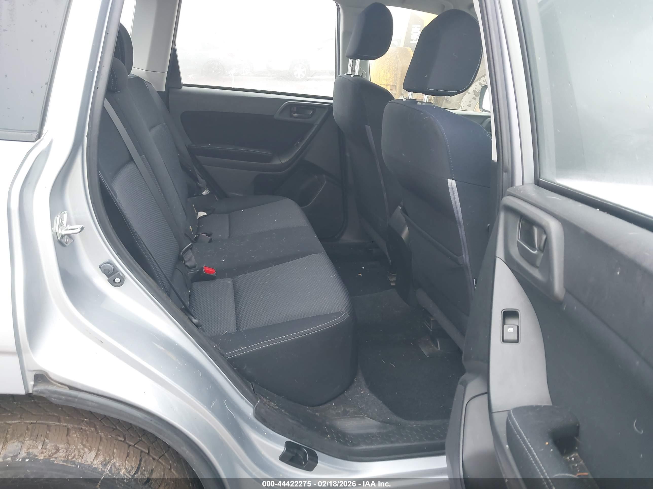 SUBARU FORESTER image 8