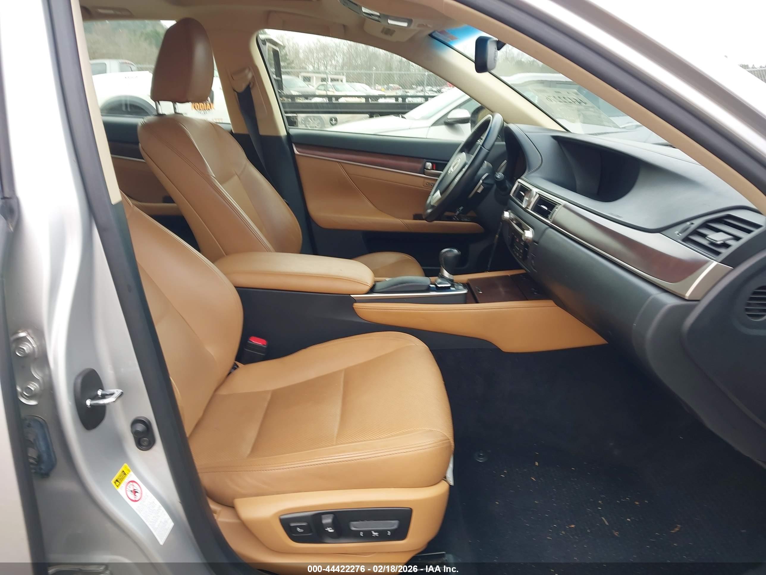 LEXUS GS image 5