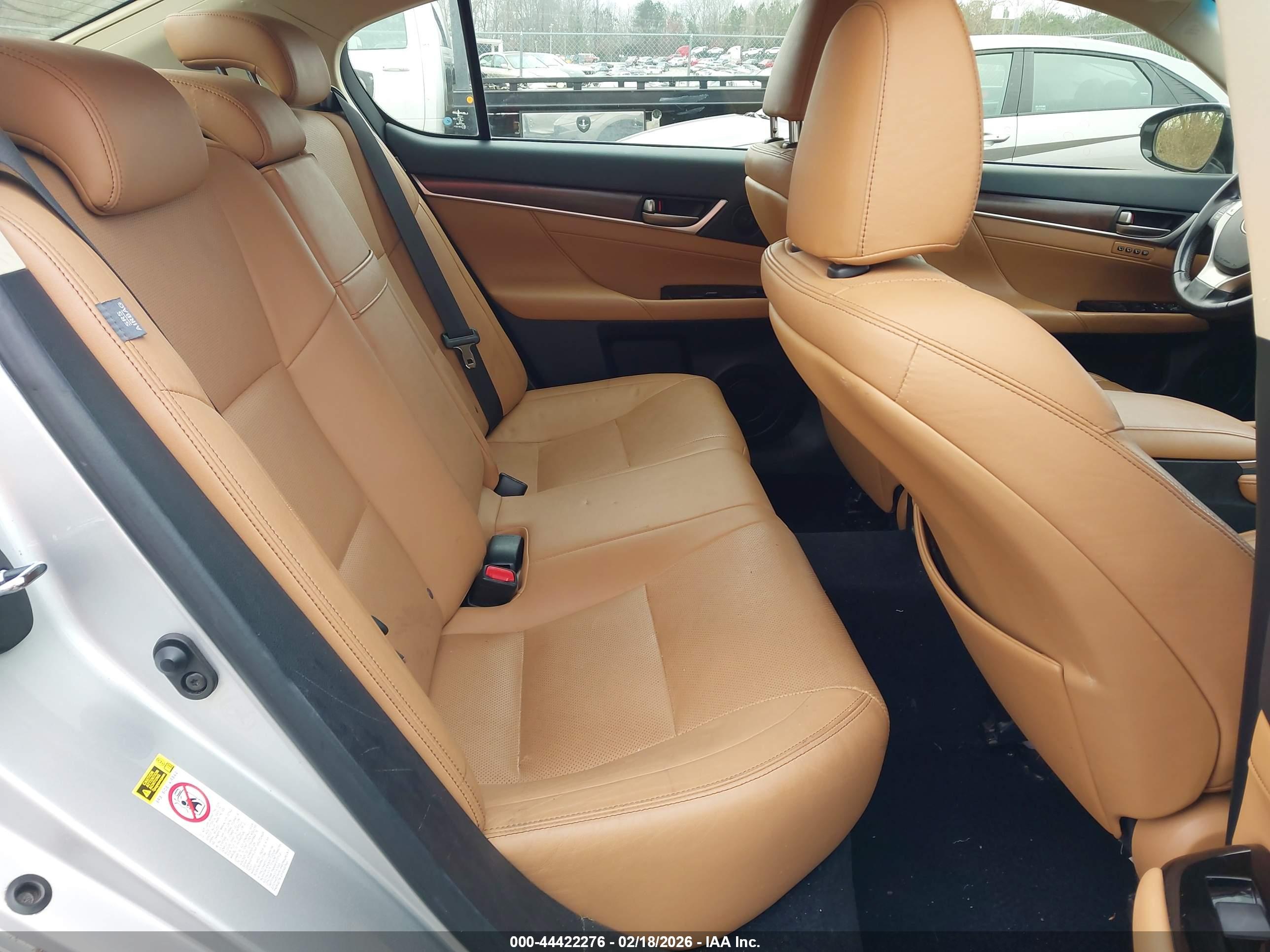 LEXUS GS image 8