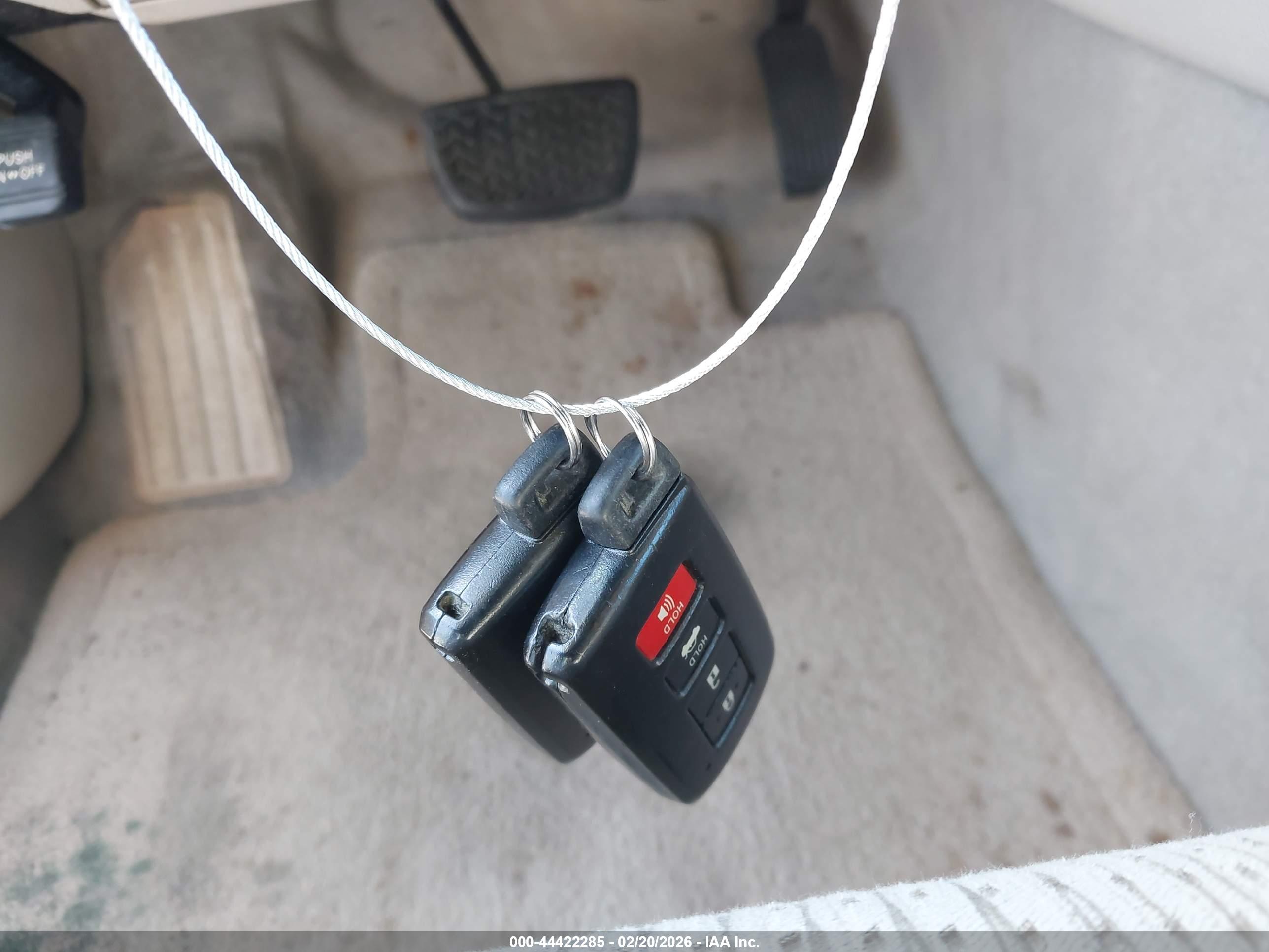 TOYOTA CAMRY image 11