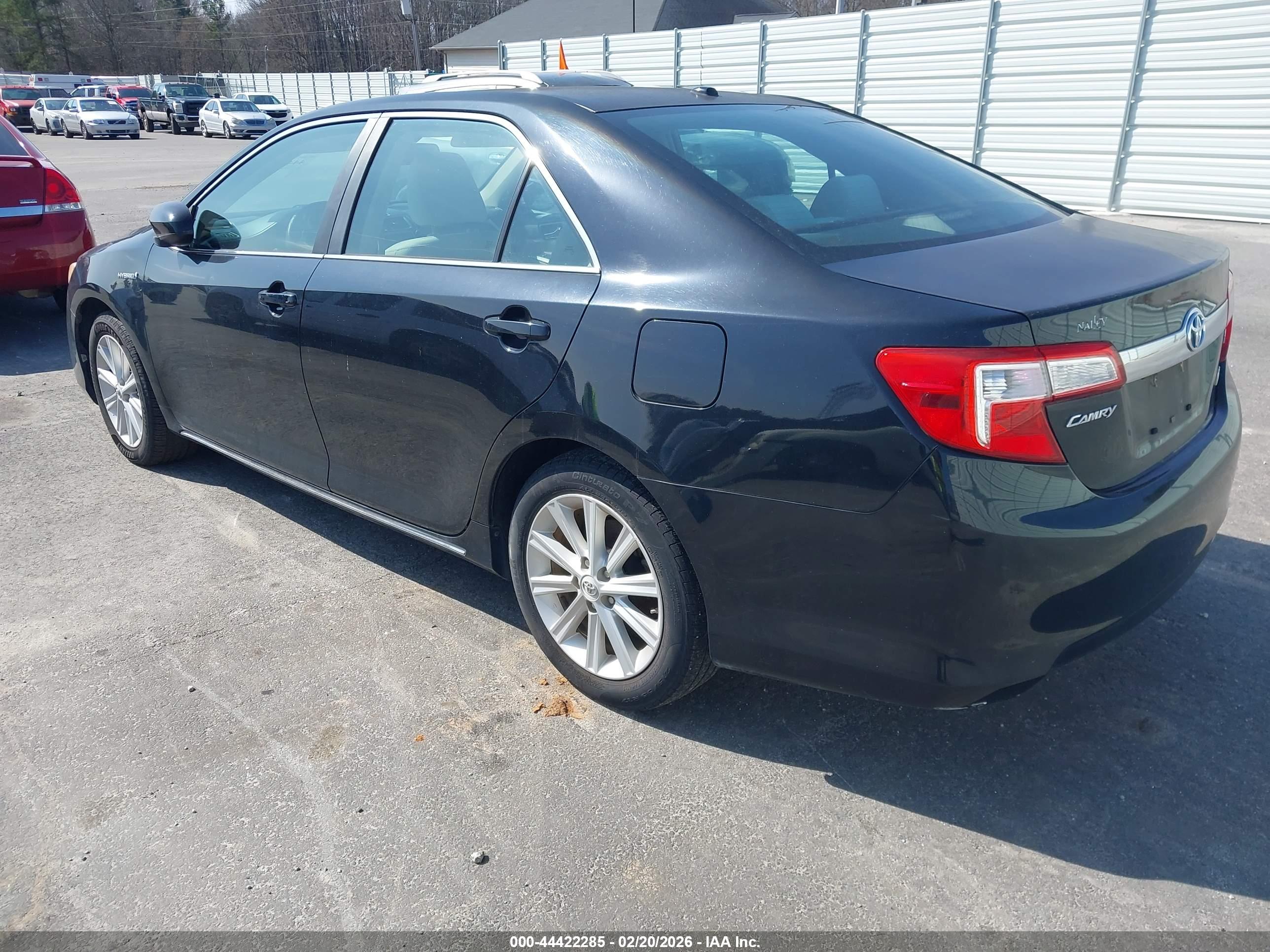 TOYOTA CAMRY image 3