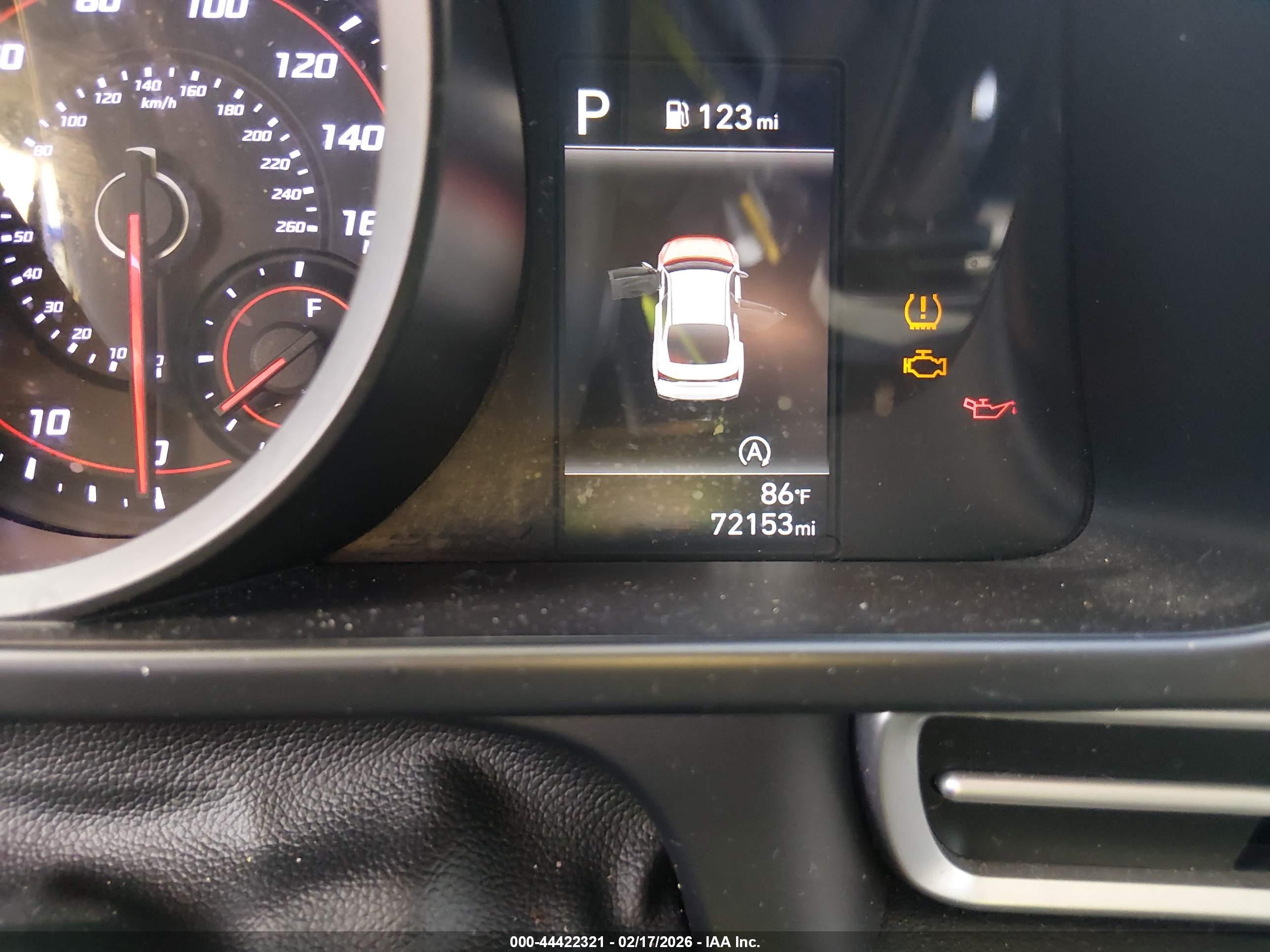 HYUNDAI ELANTRA image 7