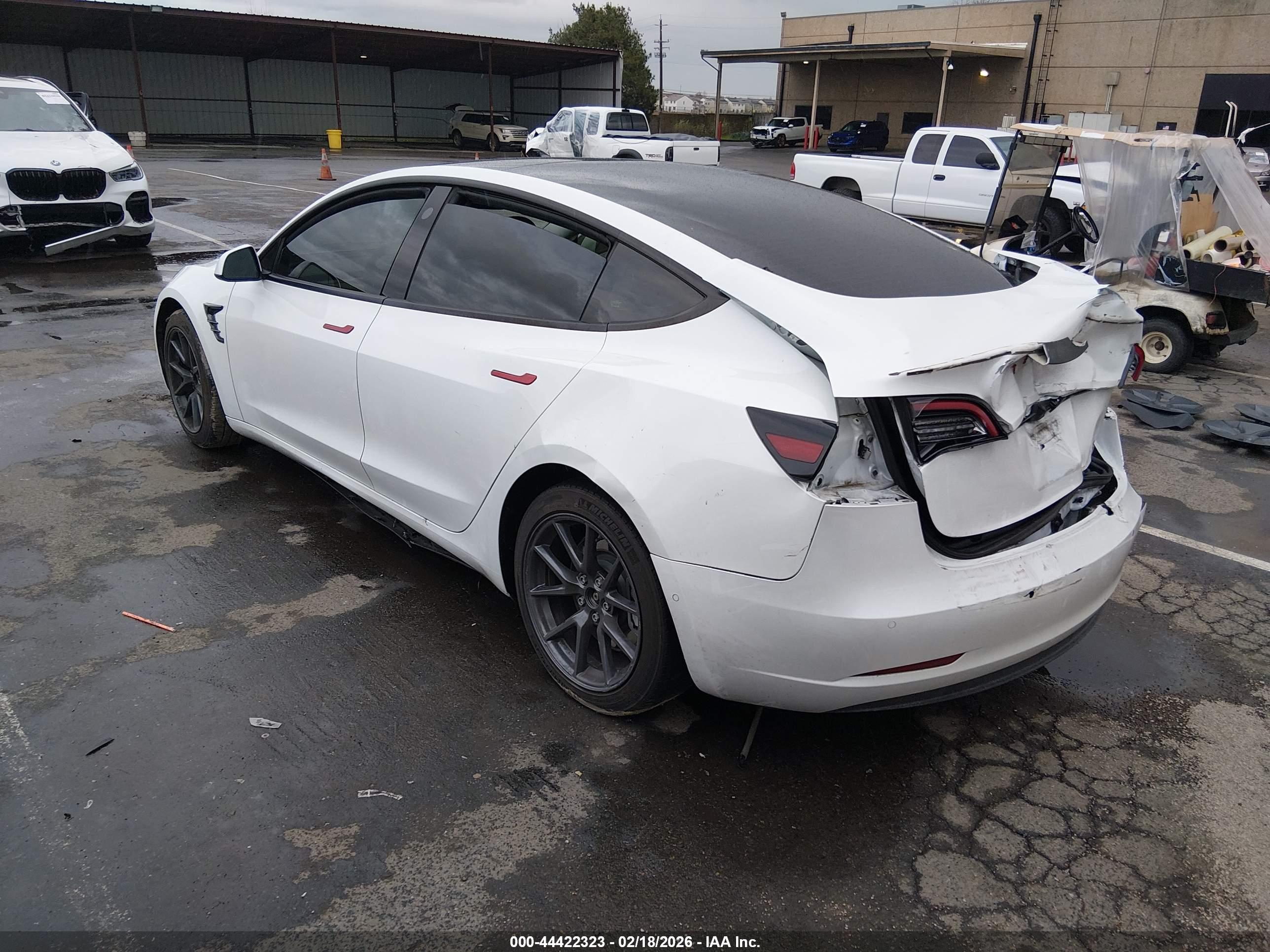 TESLA MODEL image 3