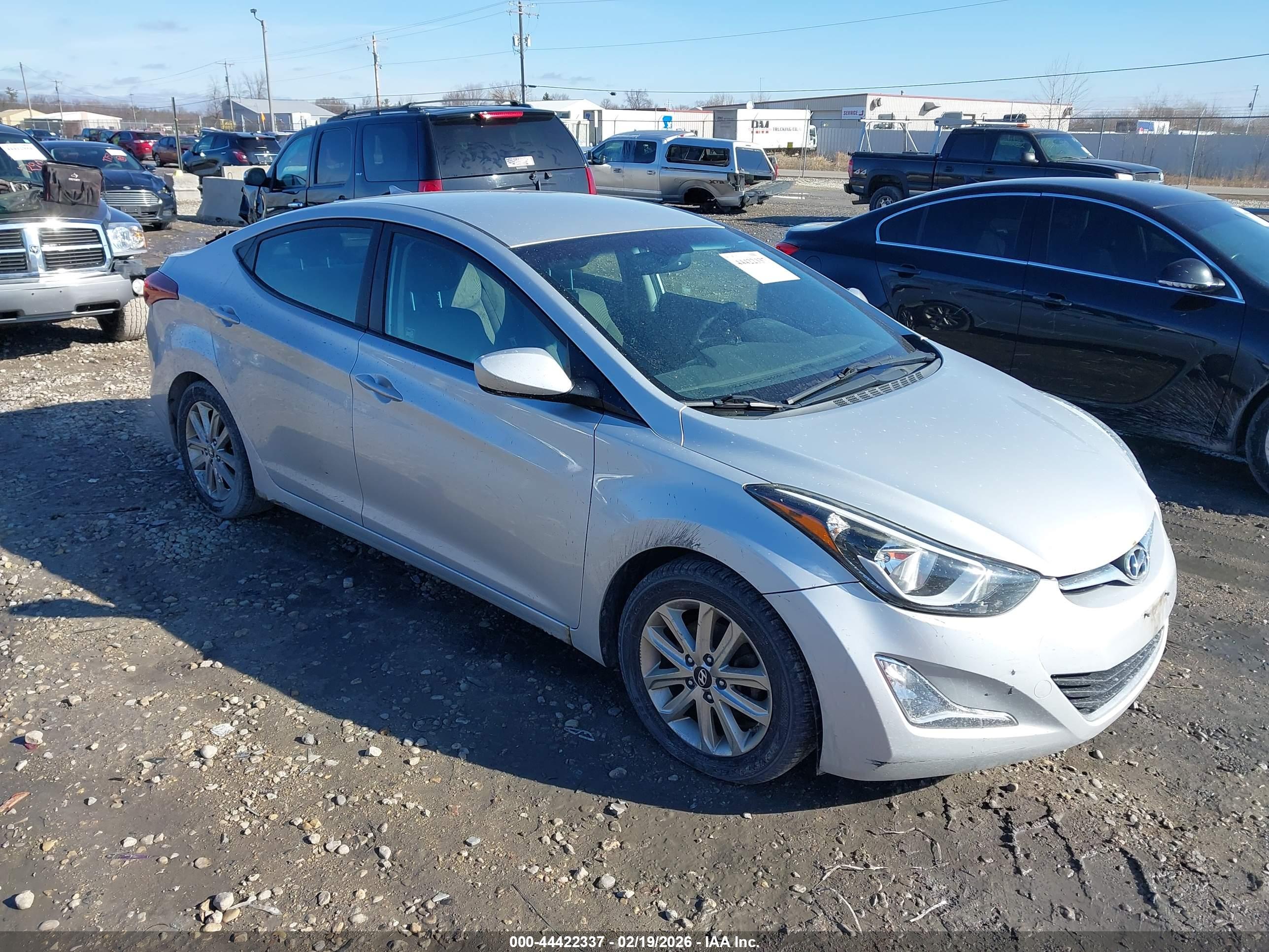 HYUNDAI ELANTRA image 6