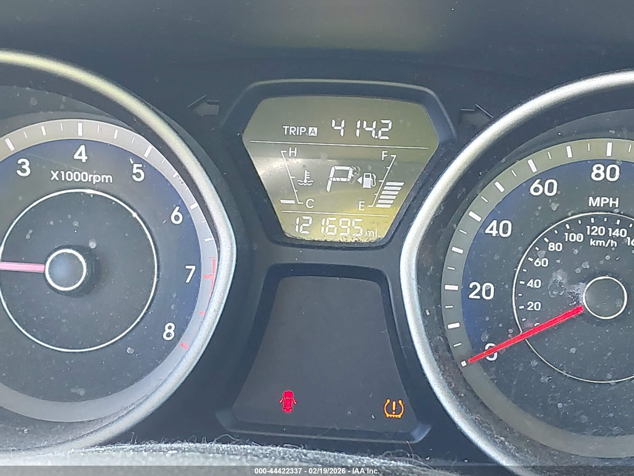 HYUNDAI ELANTRA image 7