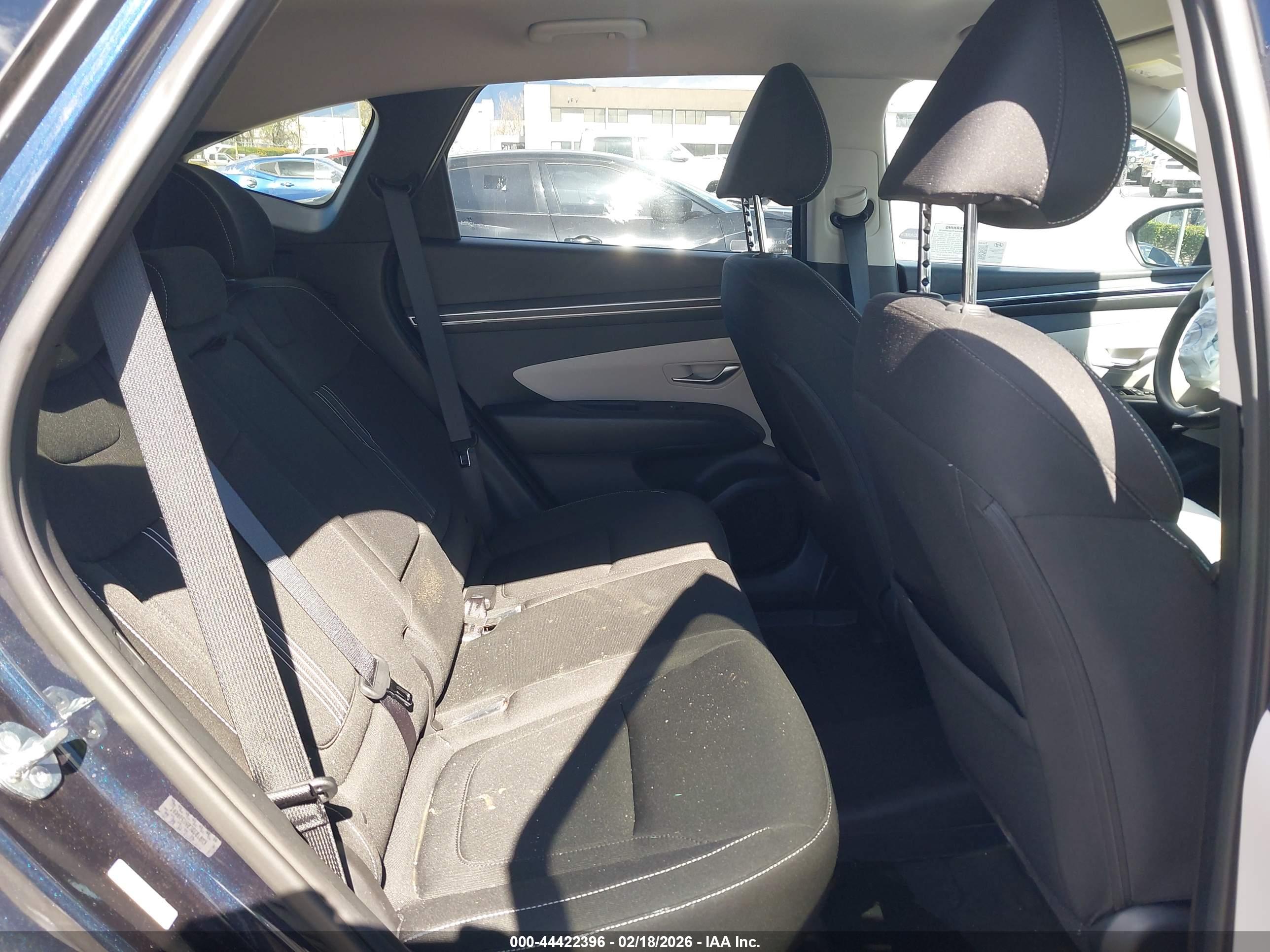 HYUNDAI TUCSON image 8
