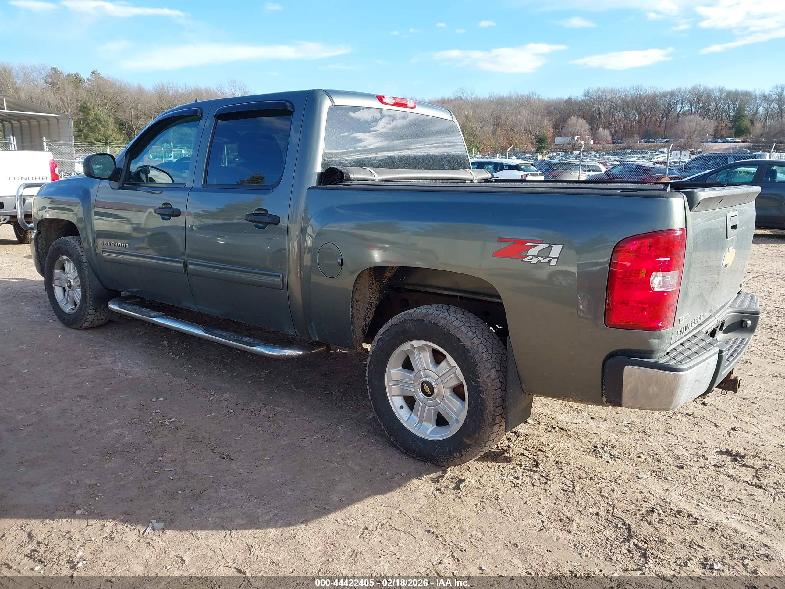 CHEVROLET SILVERADO image 3