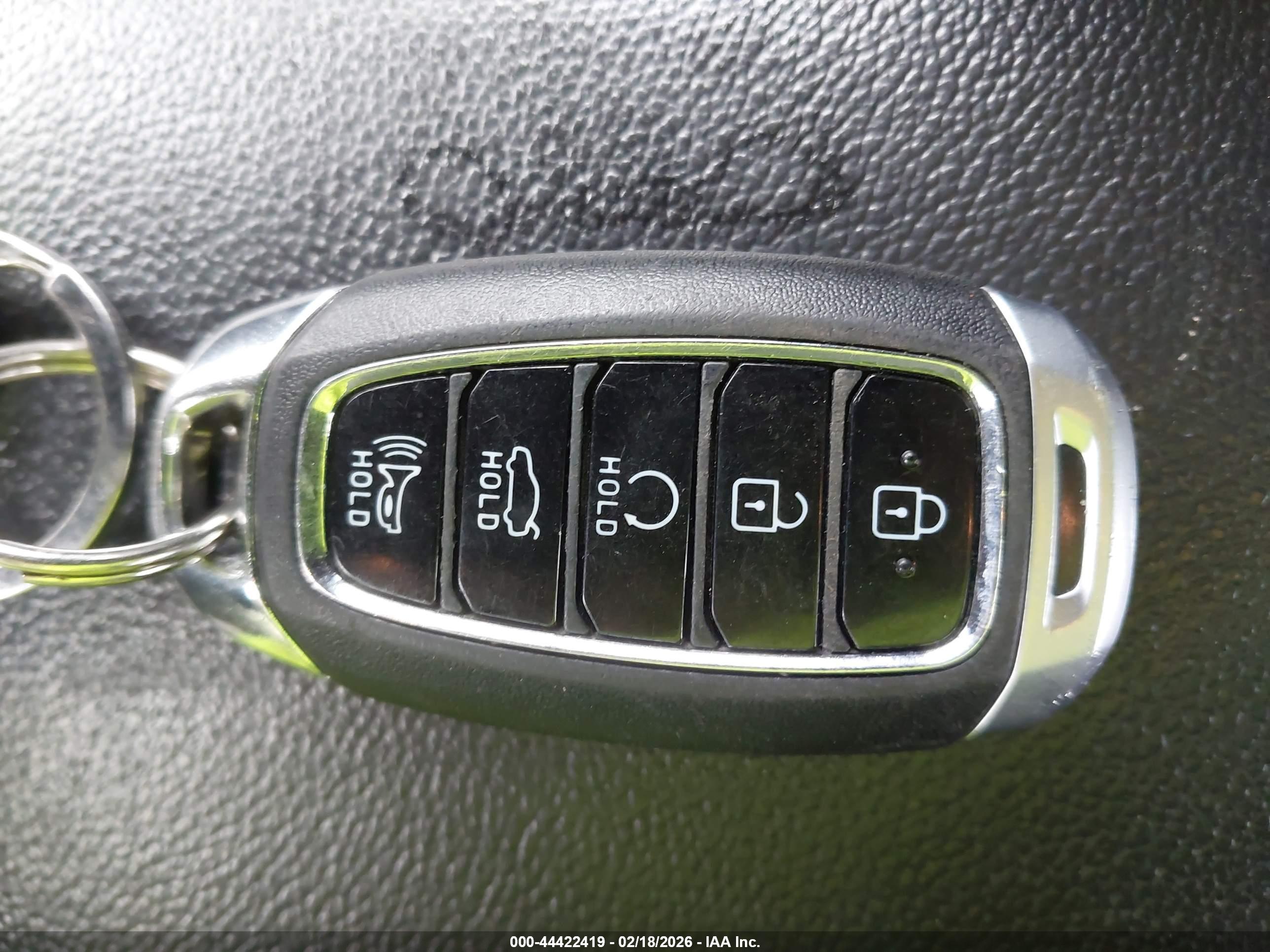 HYUNDAI ELANTRA image 11