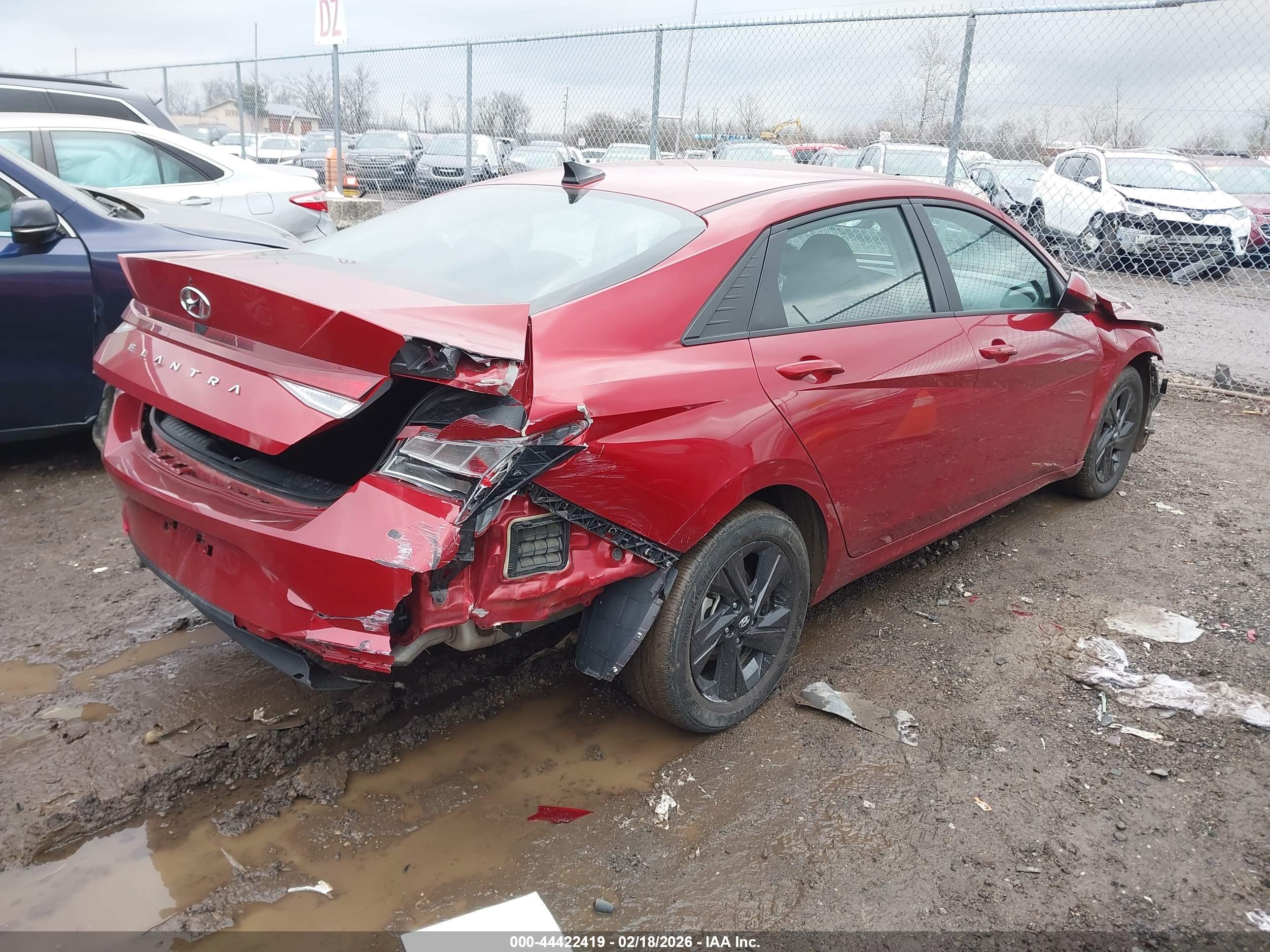HYUNDAI ELANTRA image 4