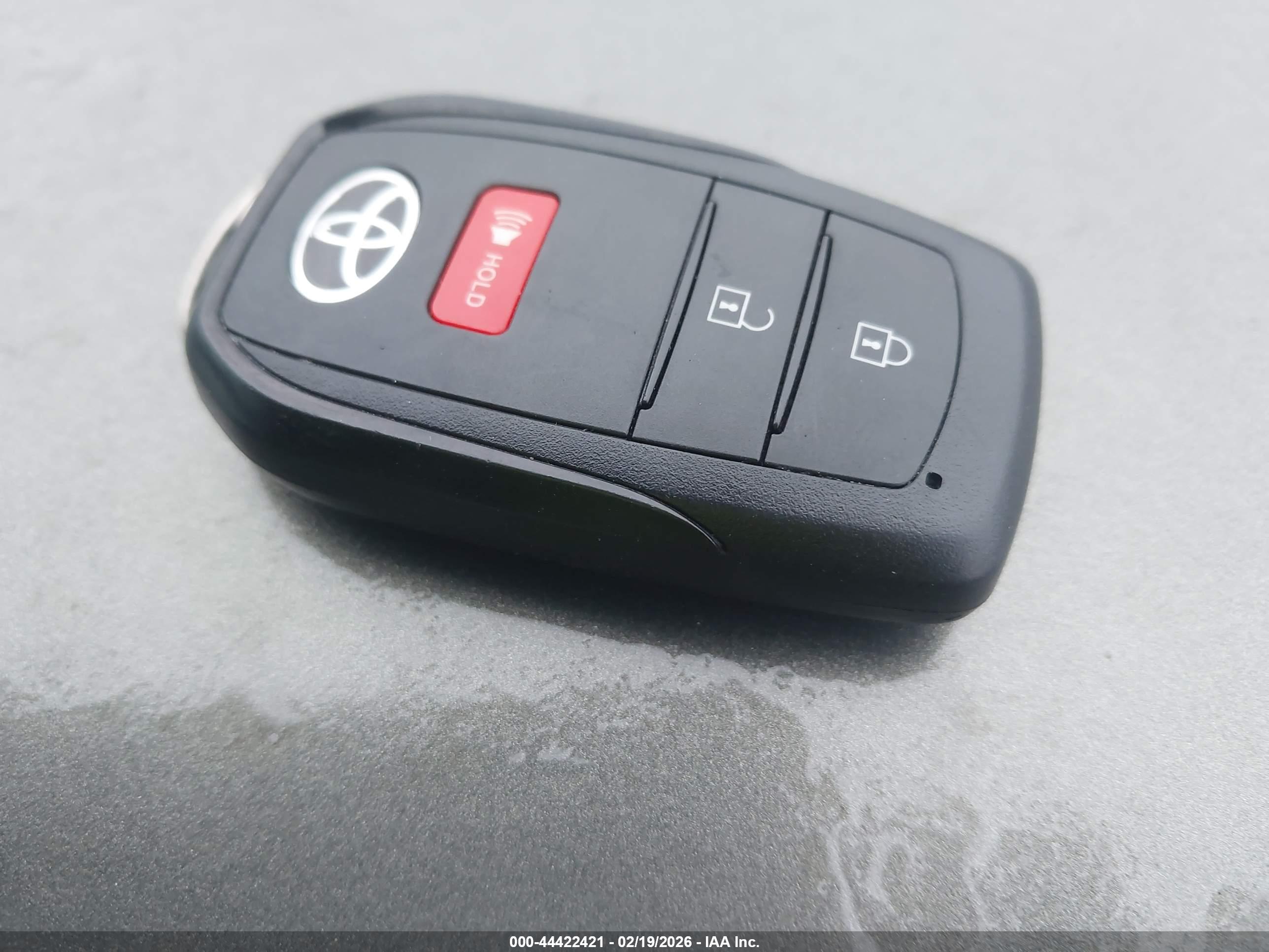 TOYOTA PRIUS image 11