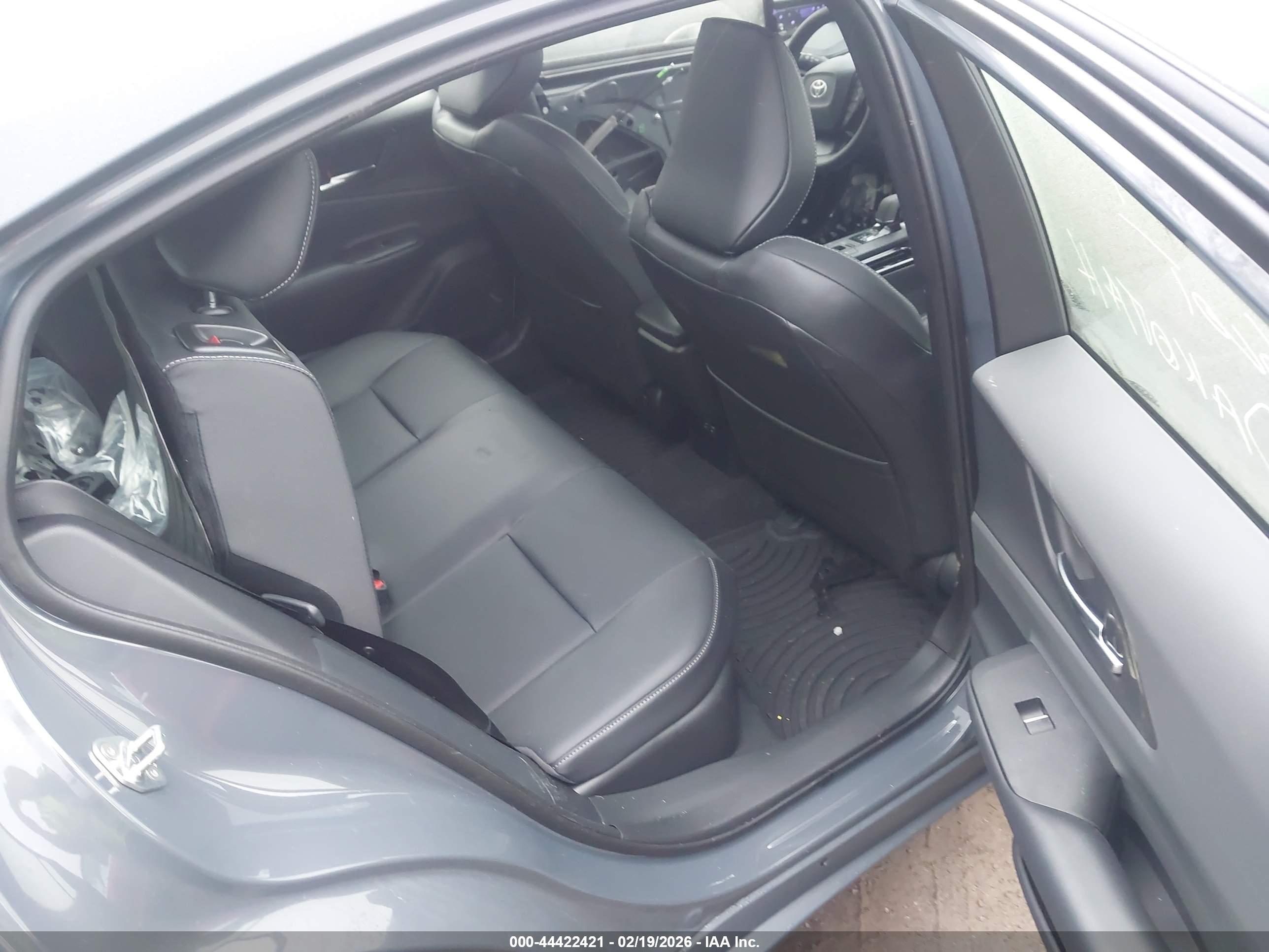 TOYOTA PRIUS image 8