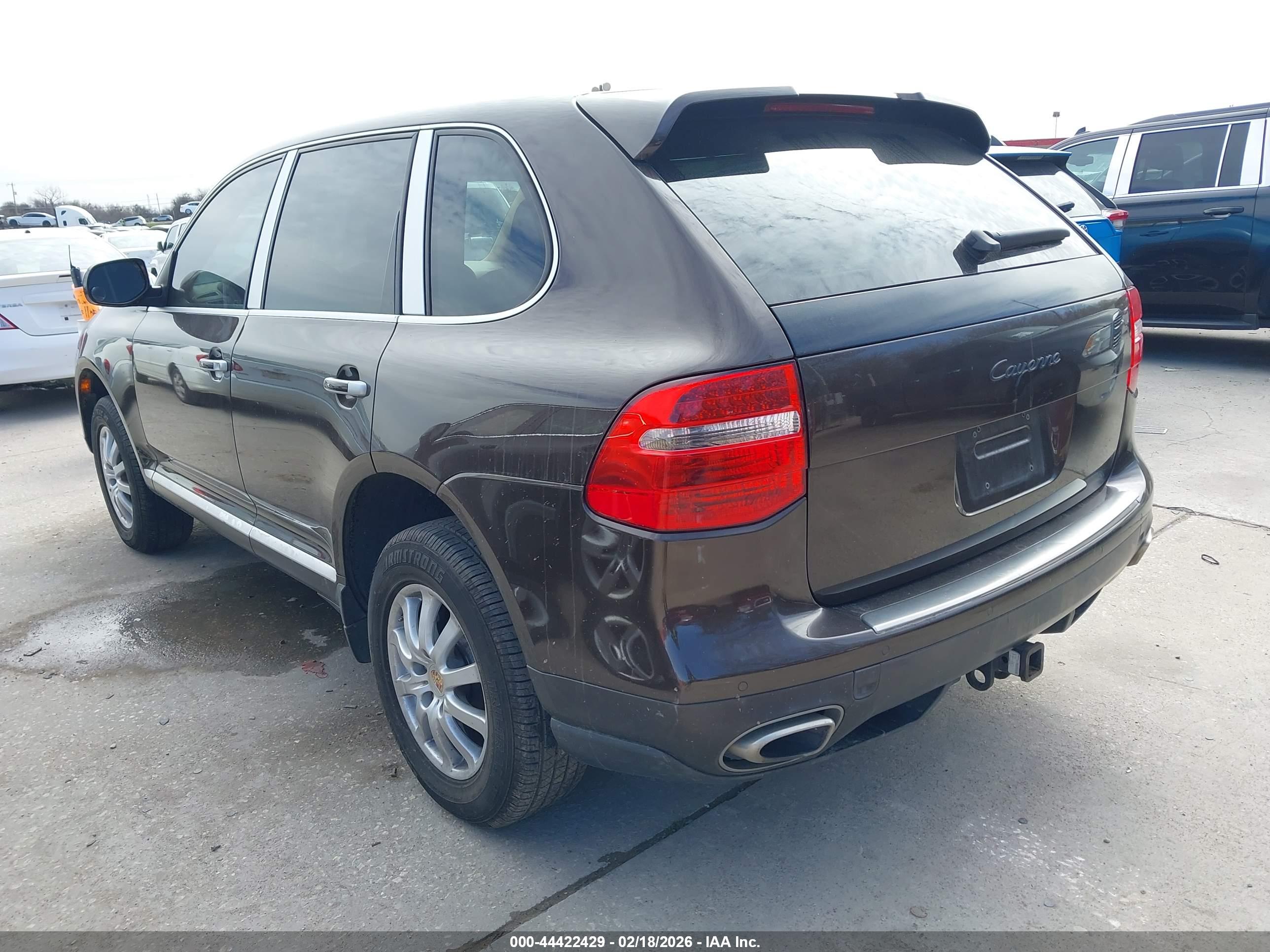 PORSCHE CAYENNE image 3