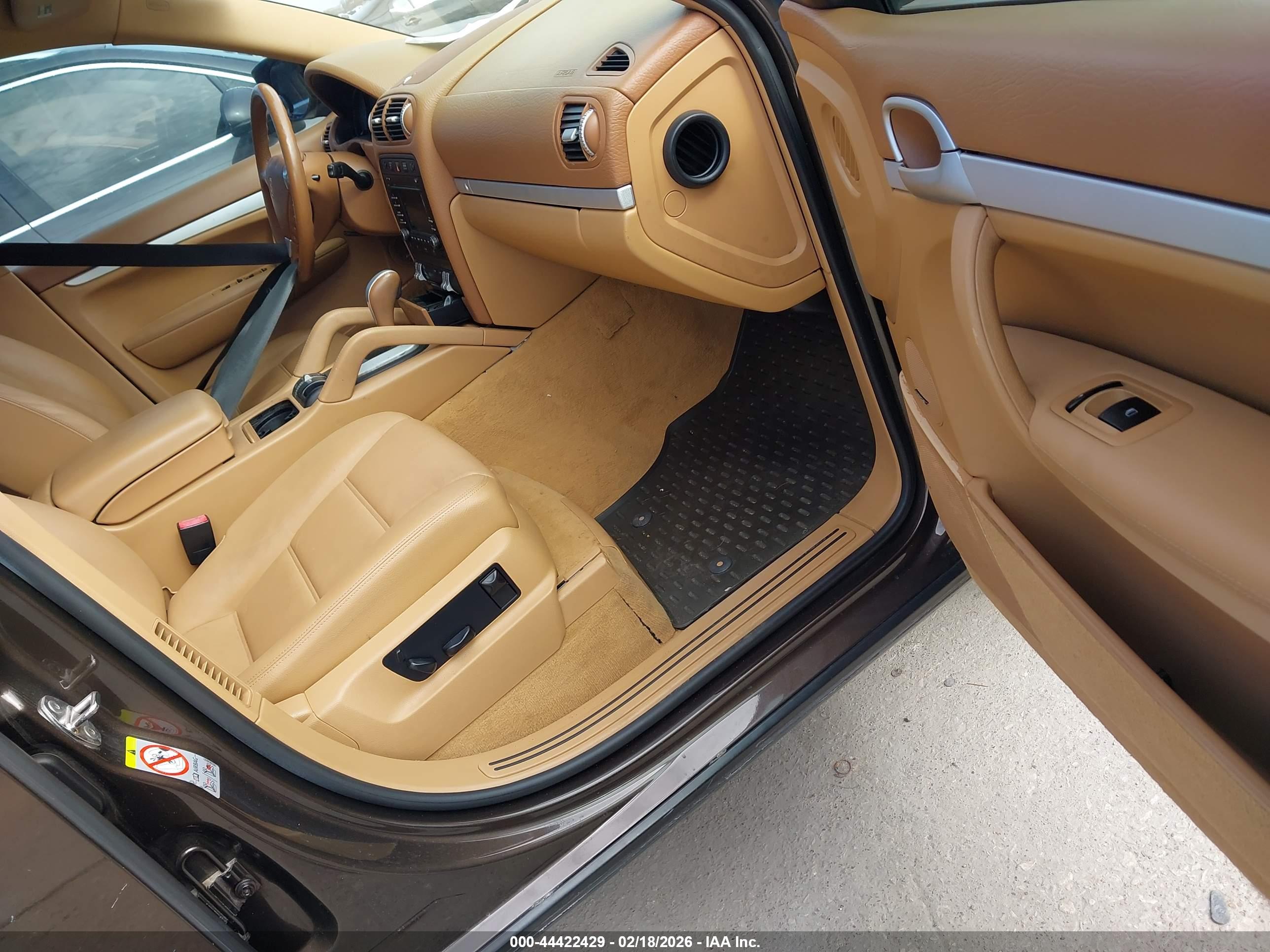 PORSCHE CAYENNE image 5