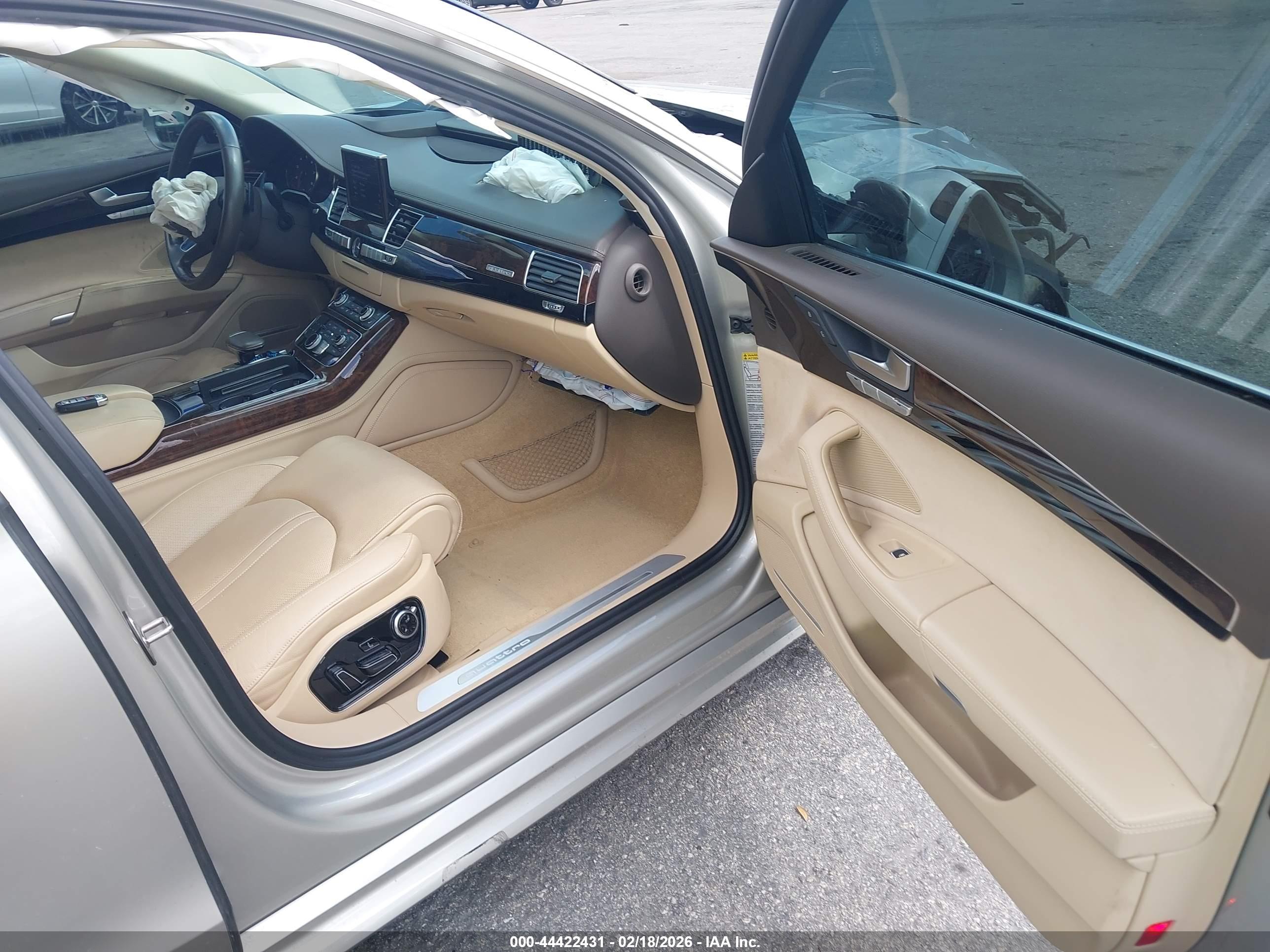 AUDI A8 image 5