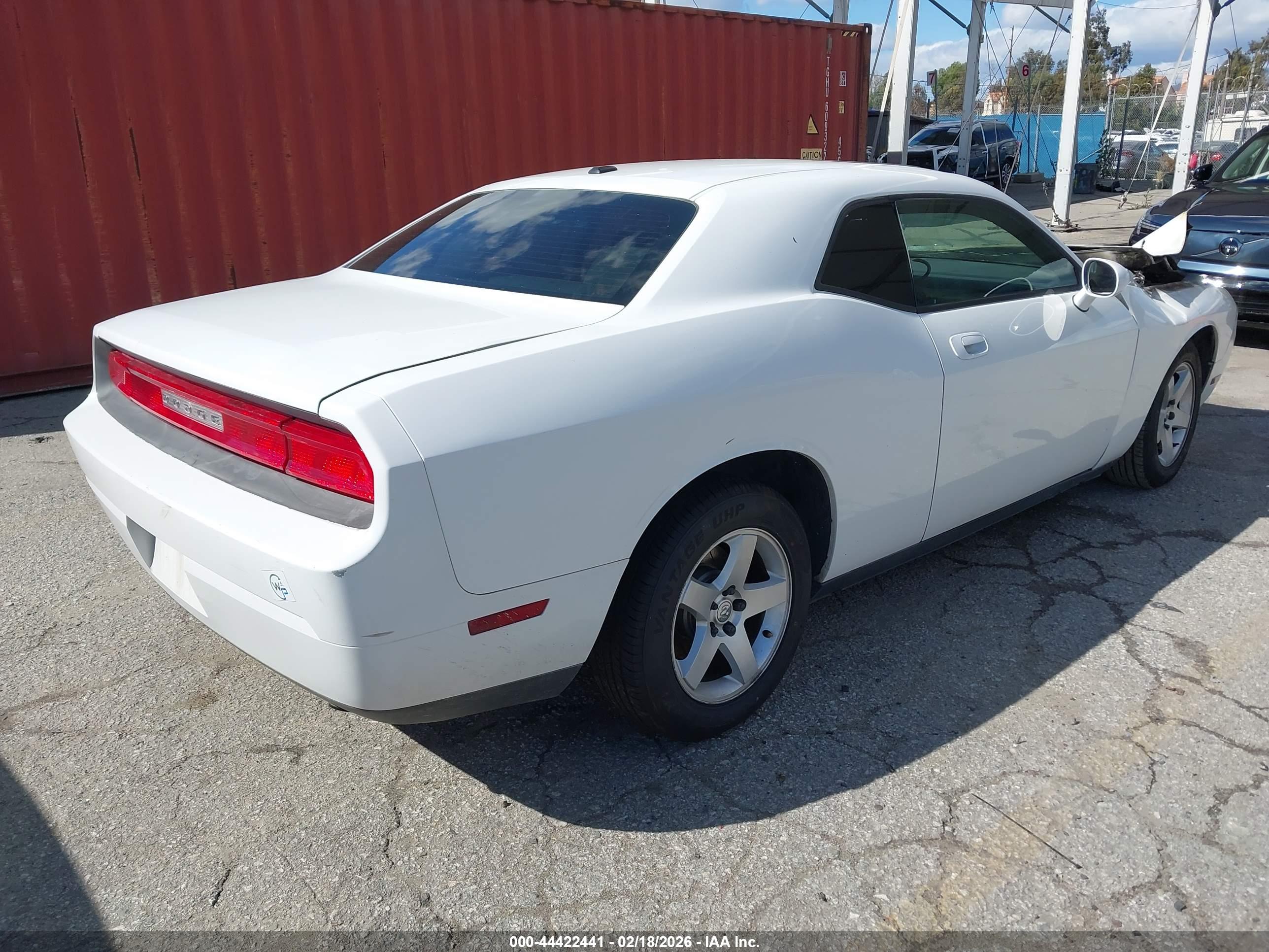 DODGE CHALLENGER image 4
