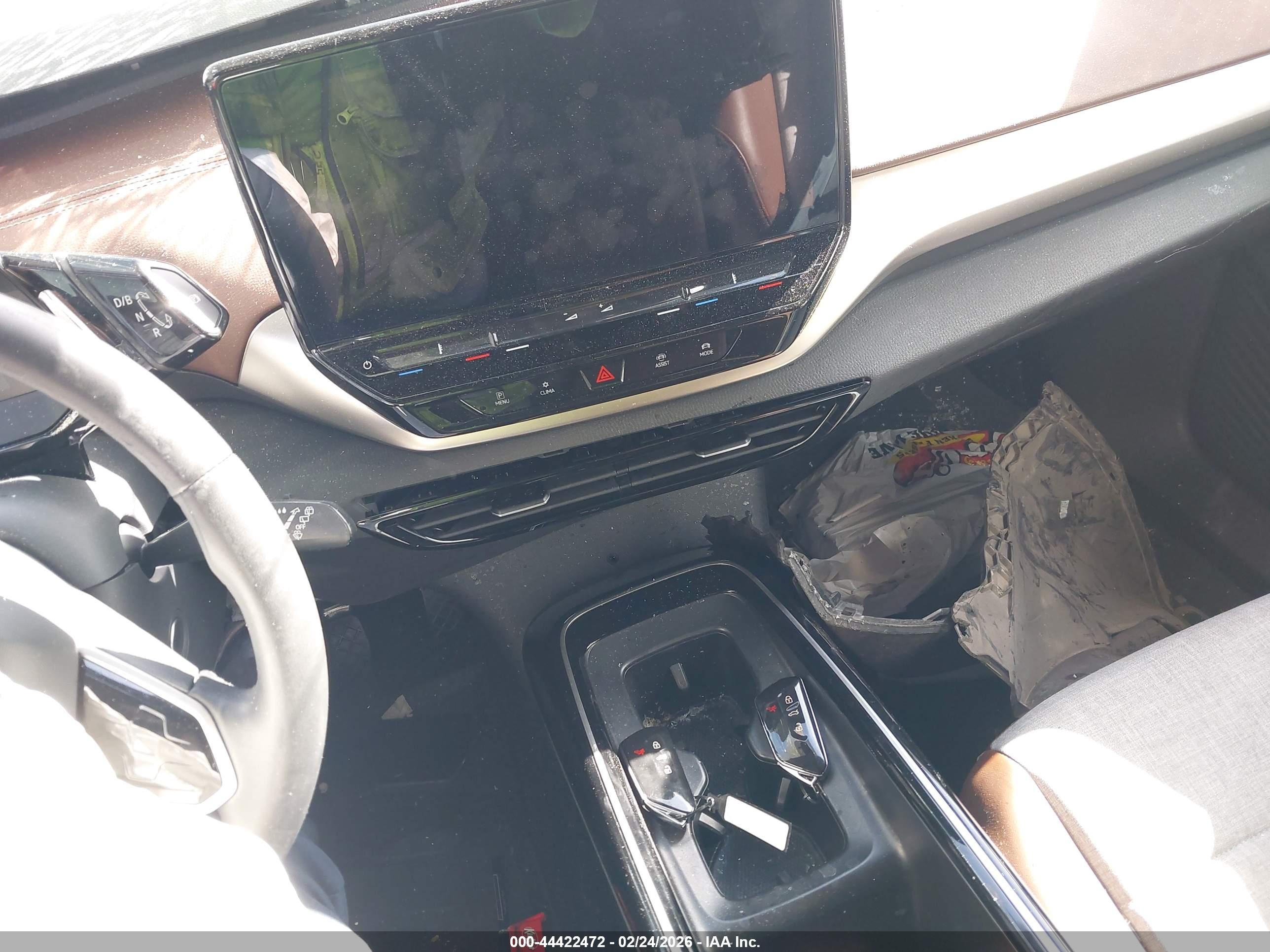 VOLKSWAGEN ID.4 image 11